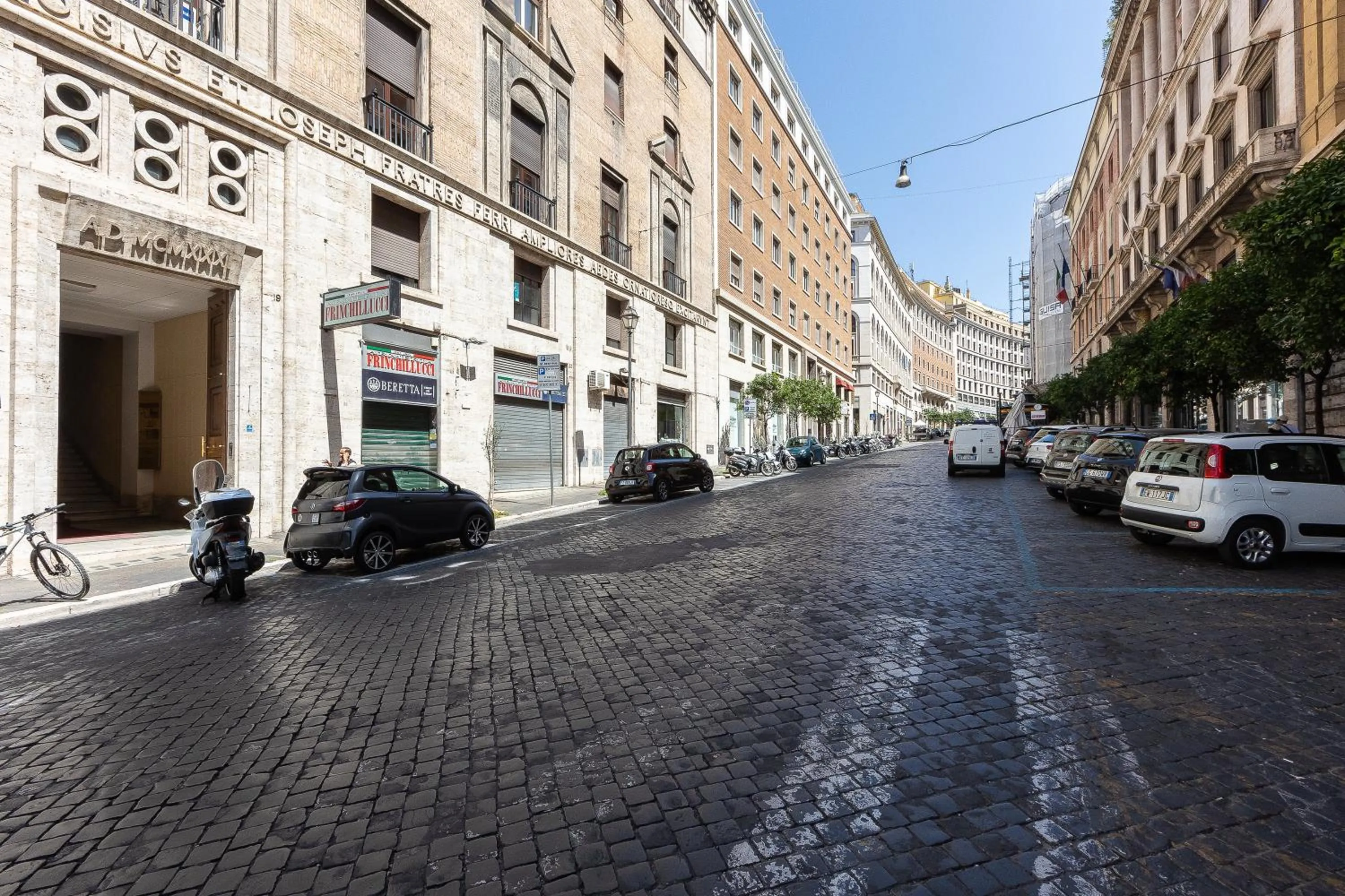 Neighbourhood in SPA Apartment Via Barberini