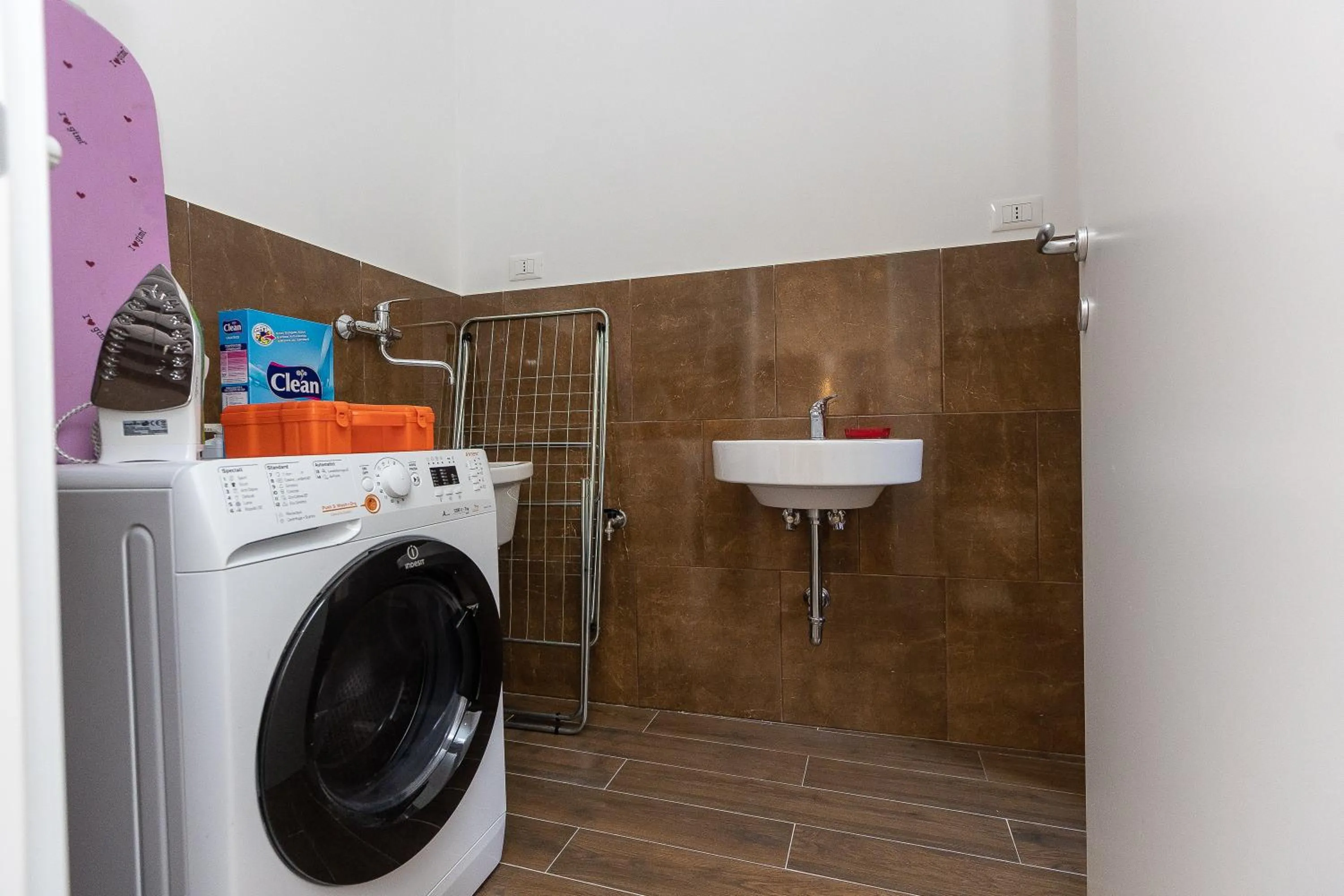 laundry in SPA Apartment Via Barberini