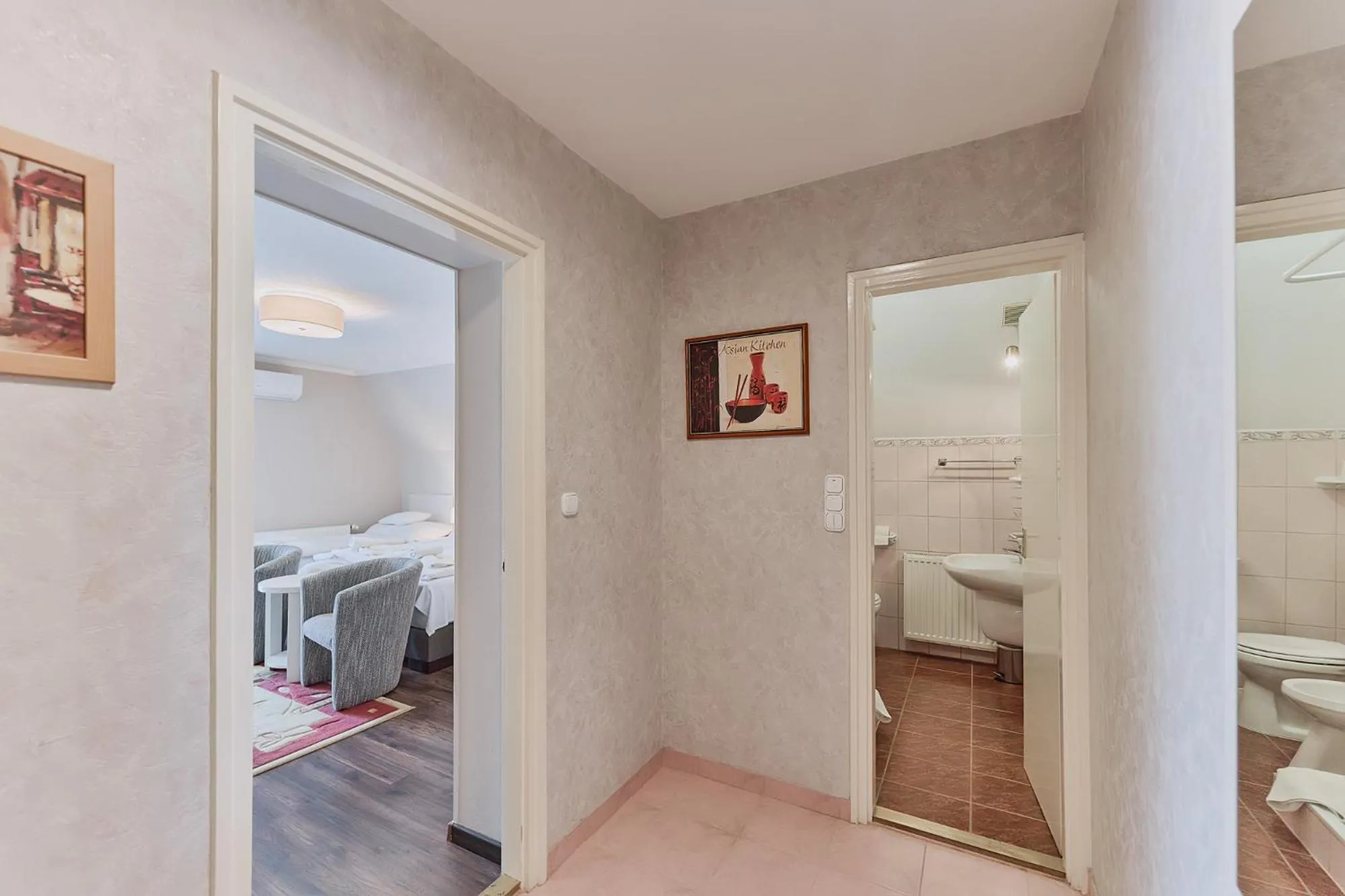 Toilet, Bed in Tokajer Wellness Panzió