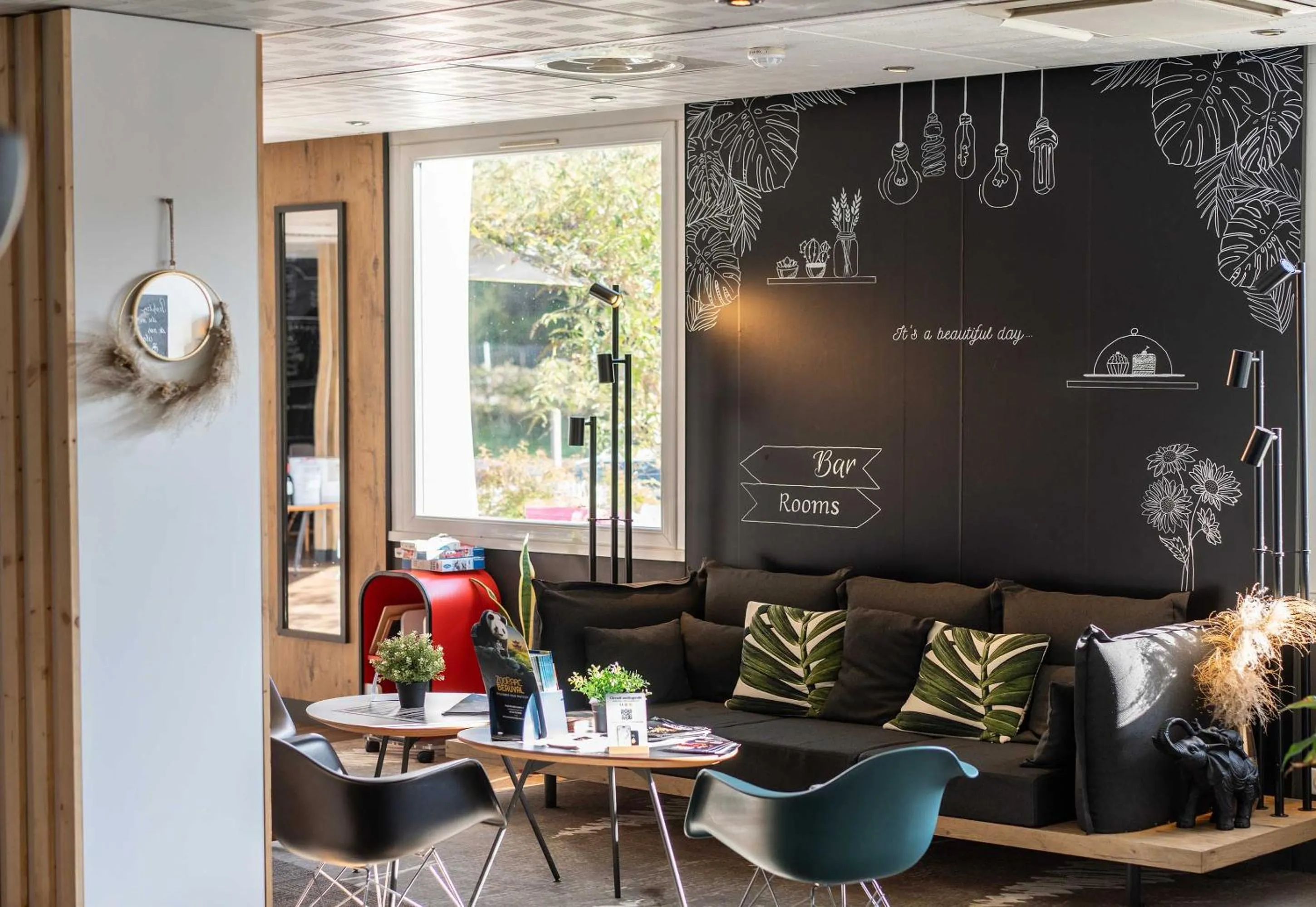 Living room in ibis Limoges Nord