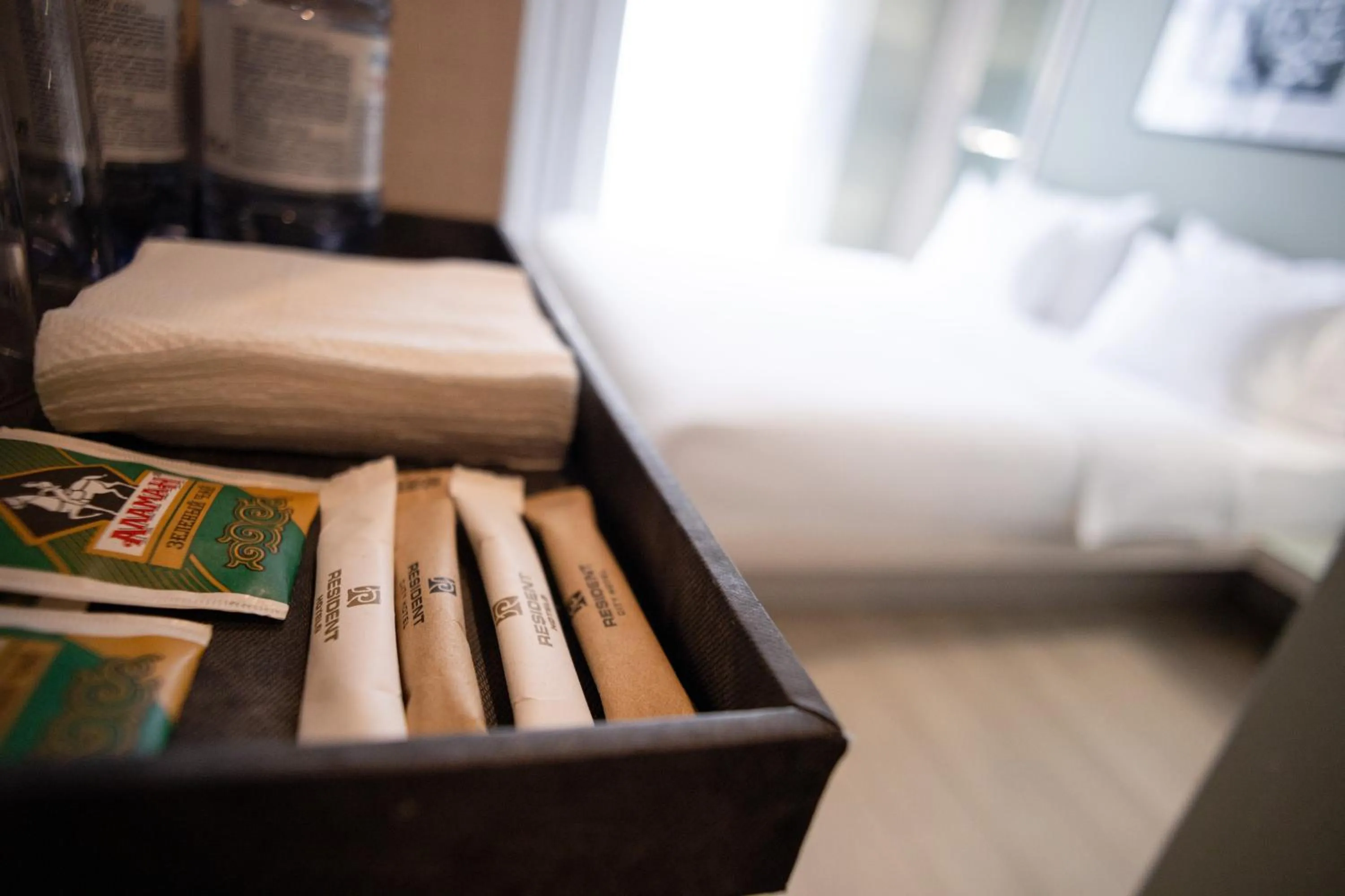 Bedroom, Bed in Resident City Hotel