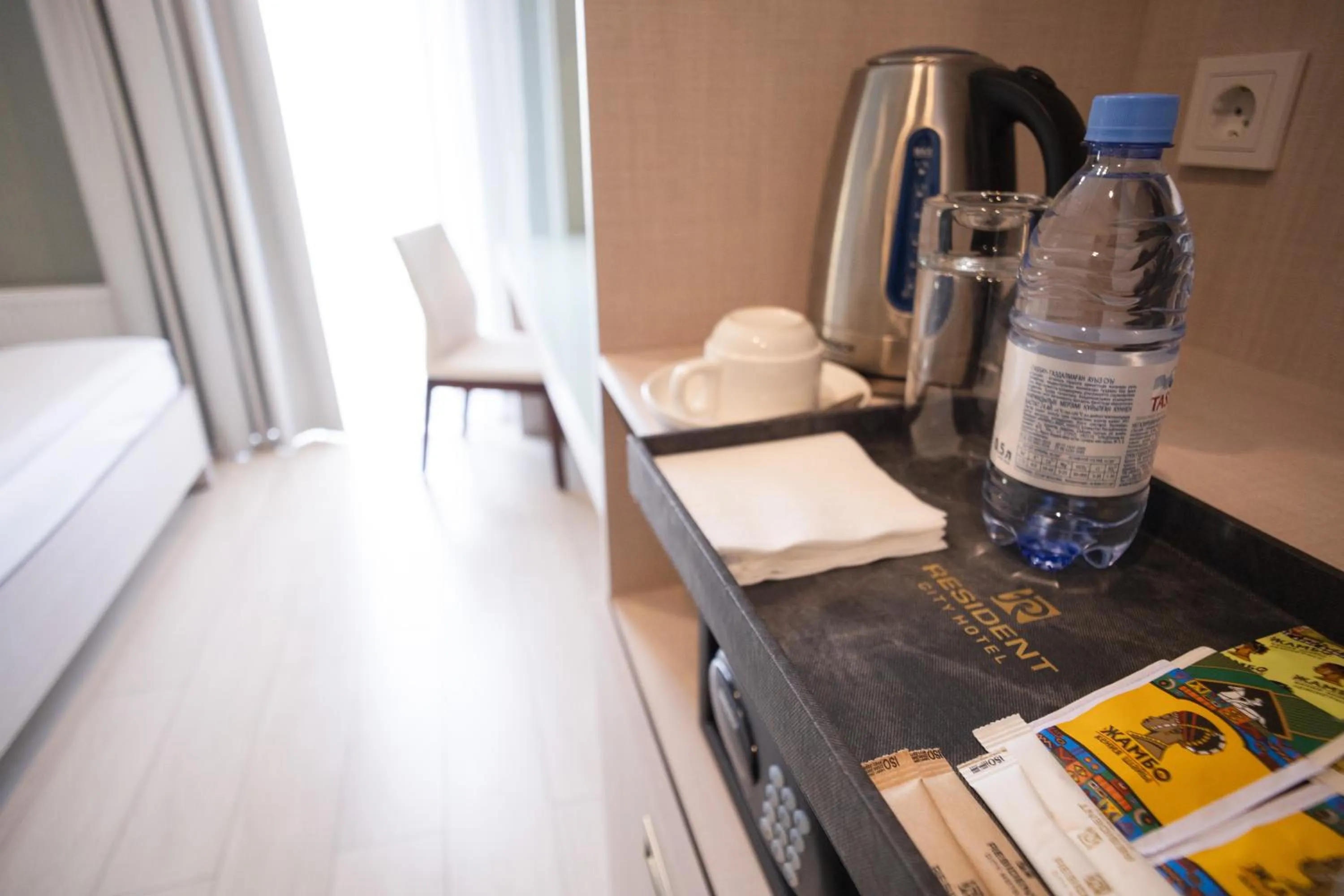 Coffee/tea facilities in Resident City Hotel