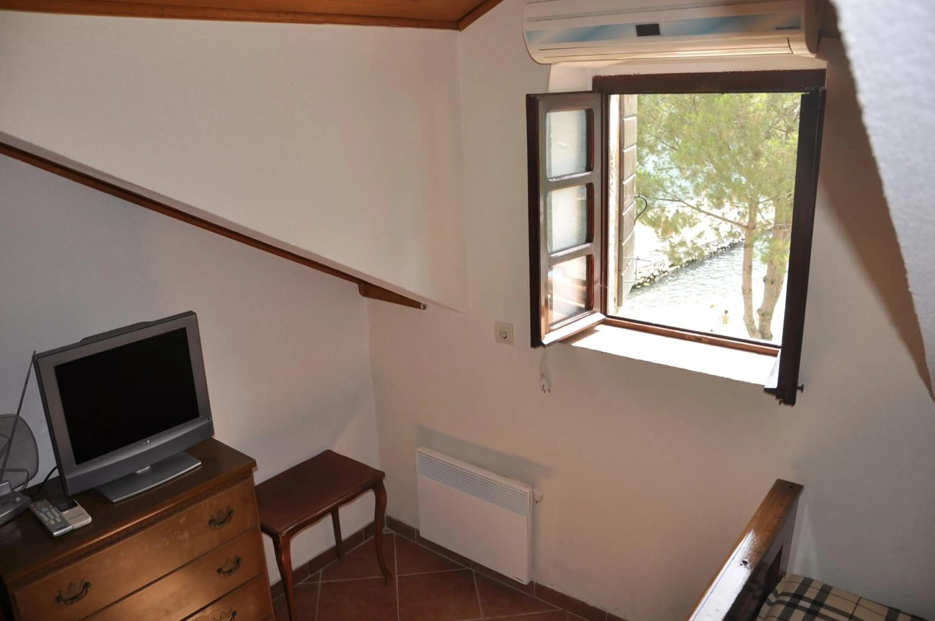TV and multimedia in Apartments Vujošević