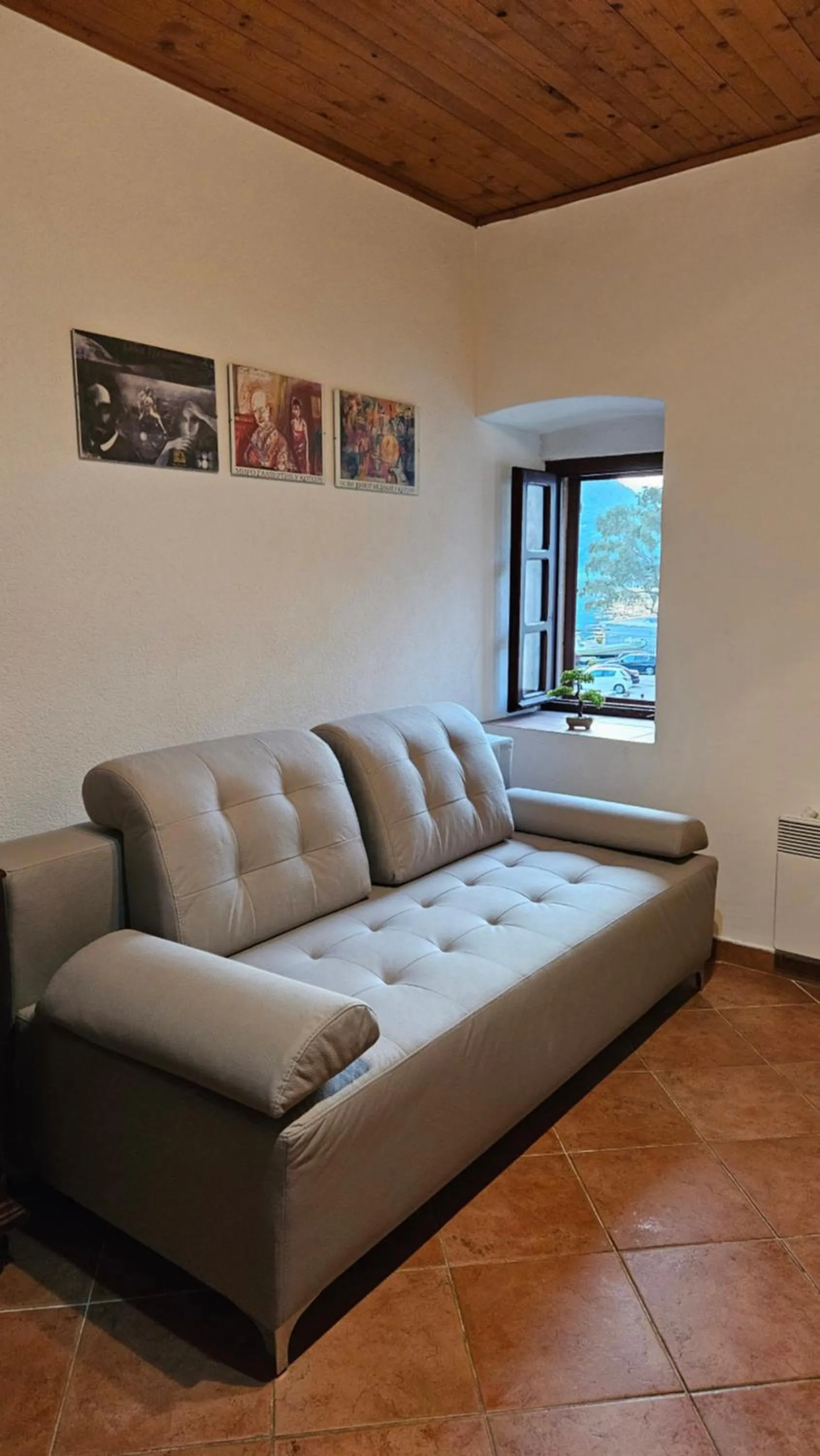 Living room, Bed in Apartments Vujošević