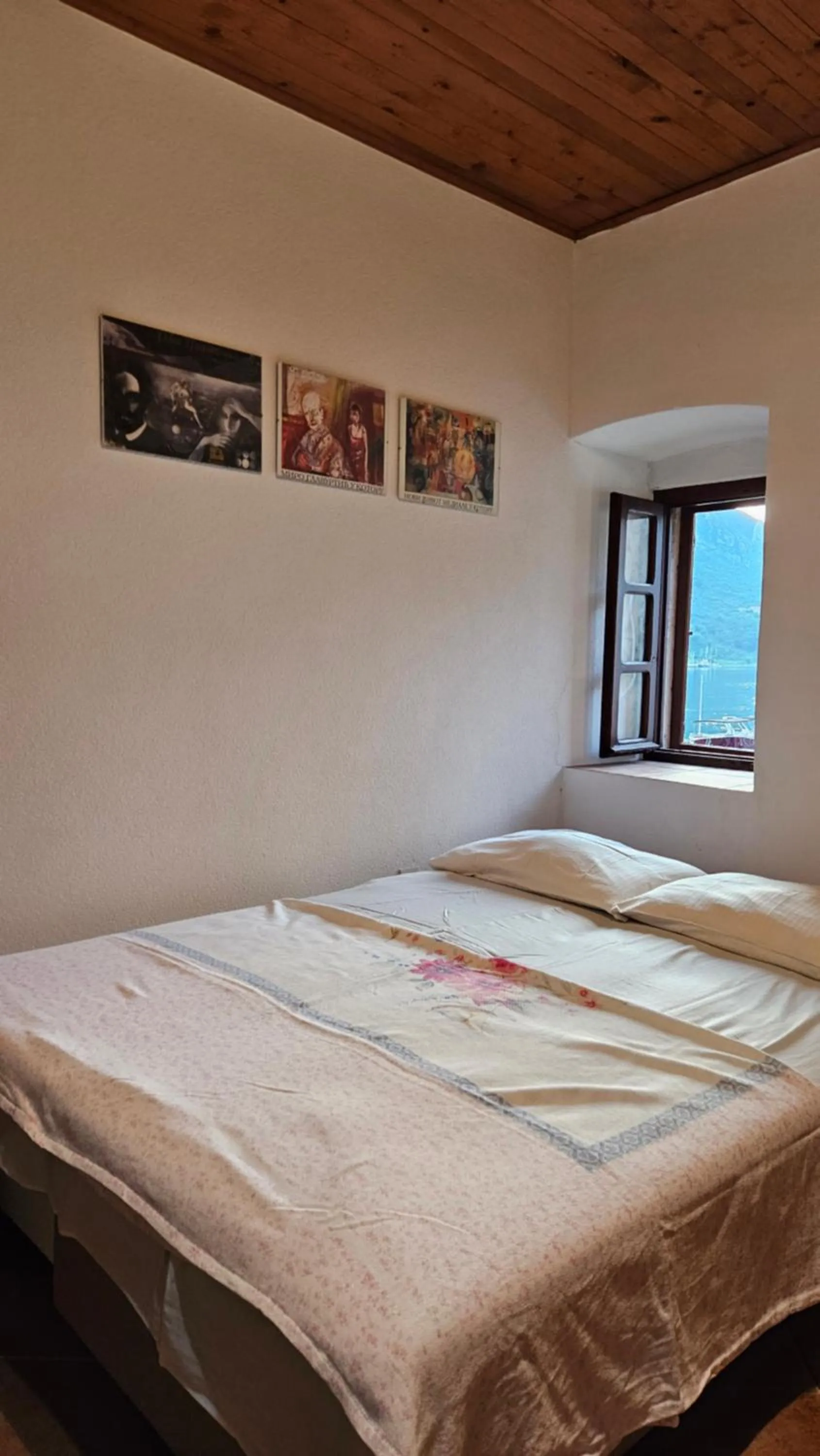 Bed in Apartments Vujošević