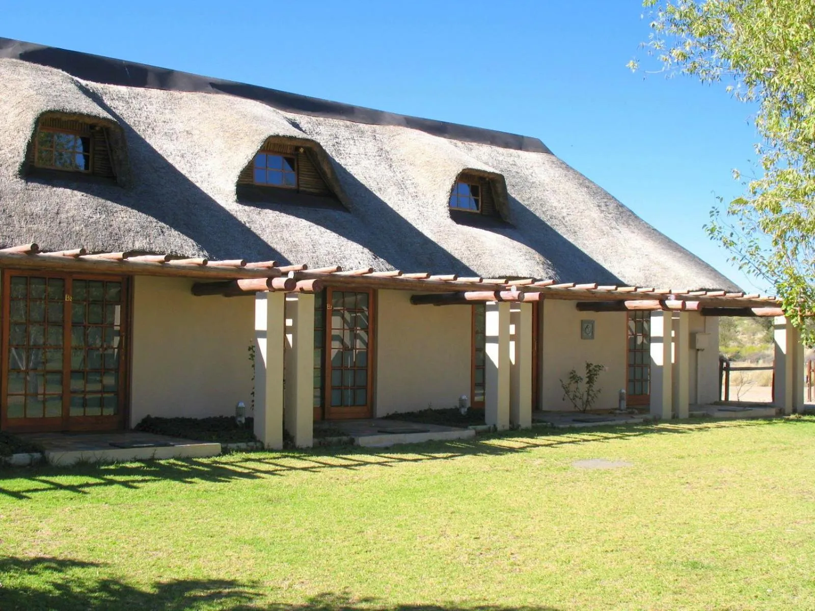 Property building in Oranjerus Resort