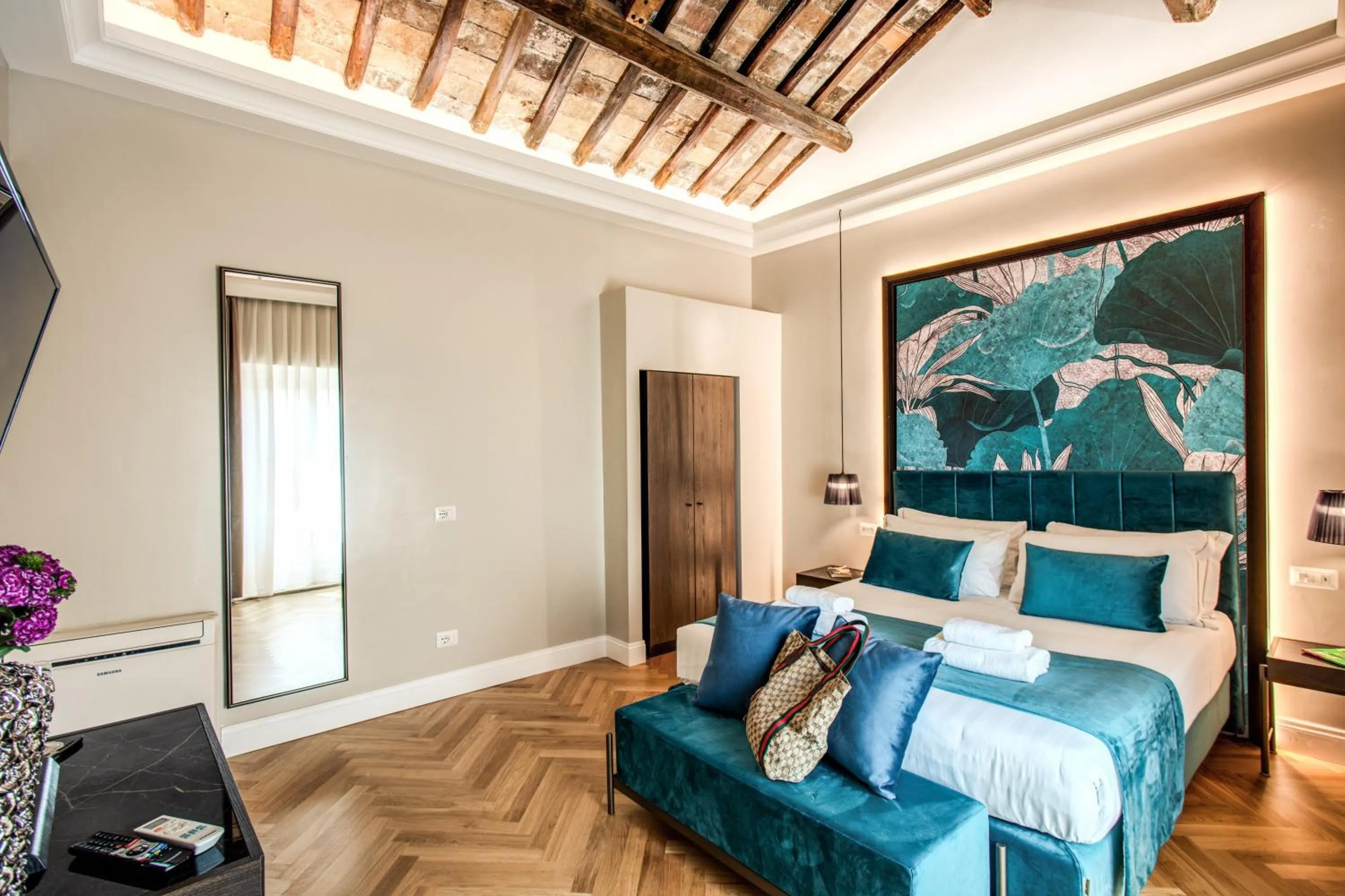 Bed in Hotel 55 Fifty-Five - Maison d'Art Collection