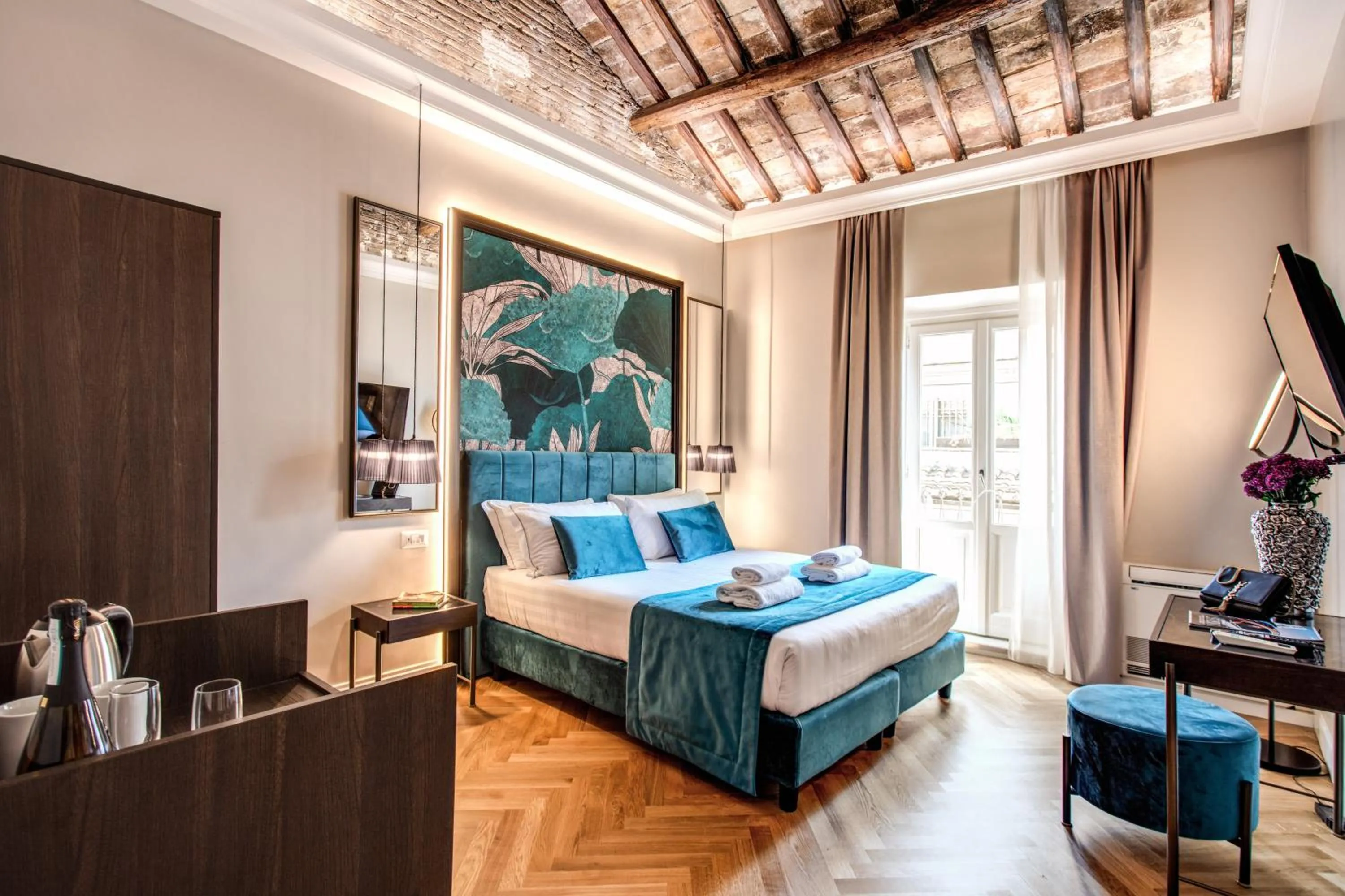 Photo of the whole room, Bed in Hotel 55 Fifty-Five - Maison d'Art Collection