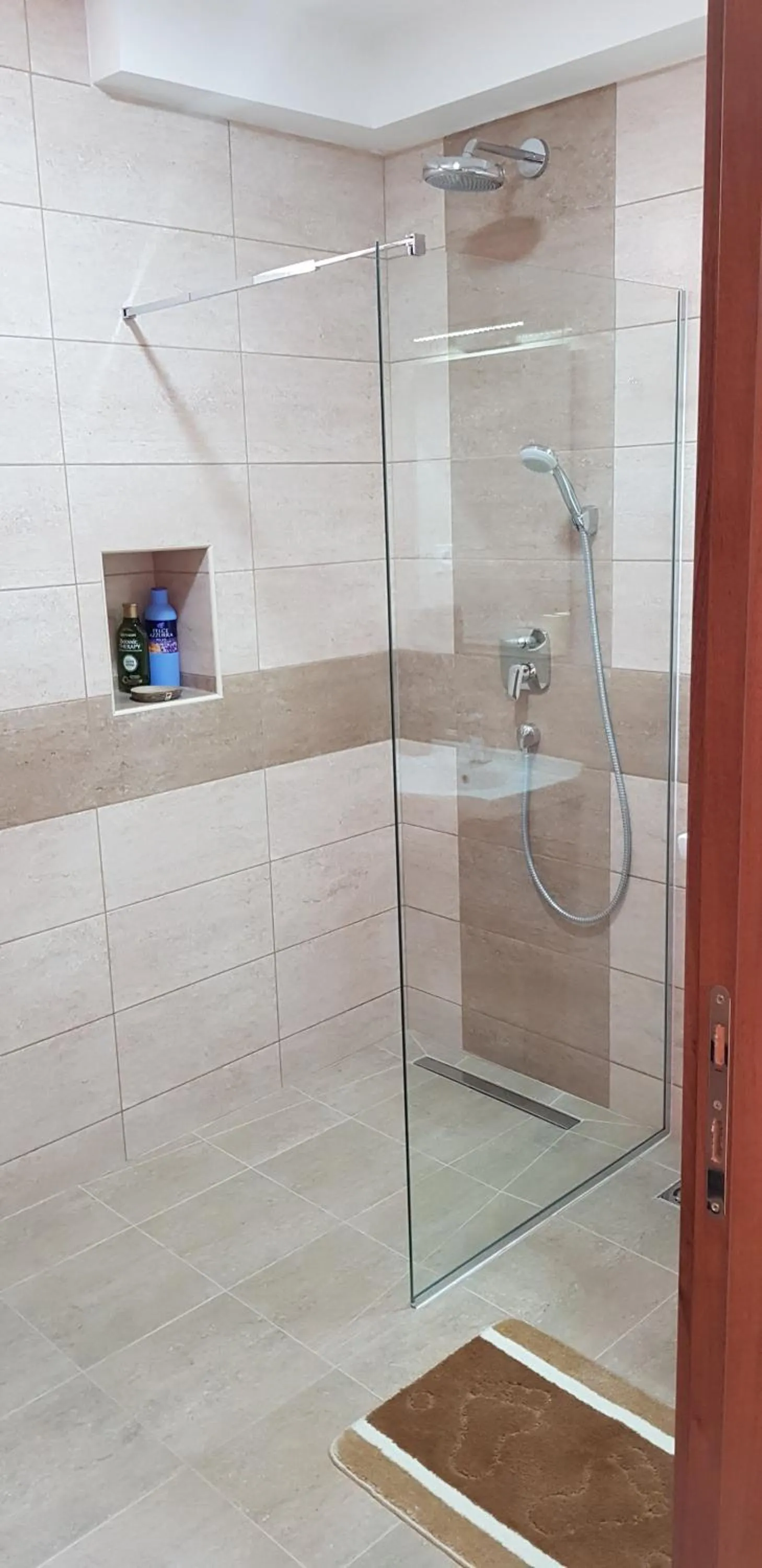 Shower in Apartments Nancy