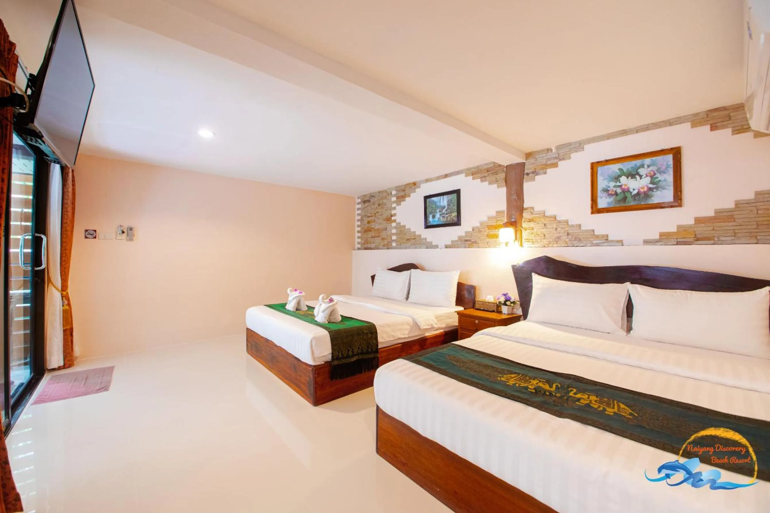 Photo of the whole room, Bed in Naiyang Discovery Beach Resort