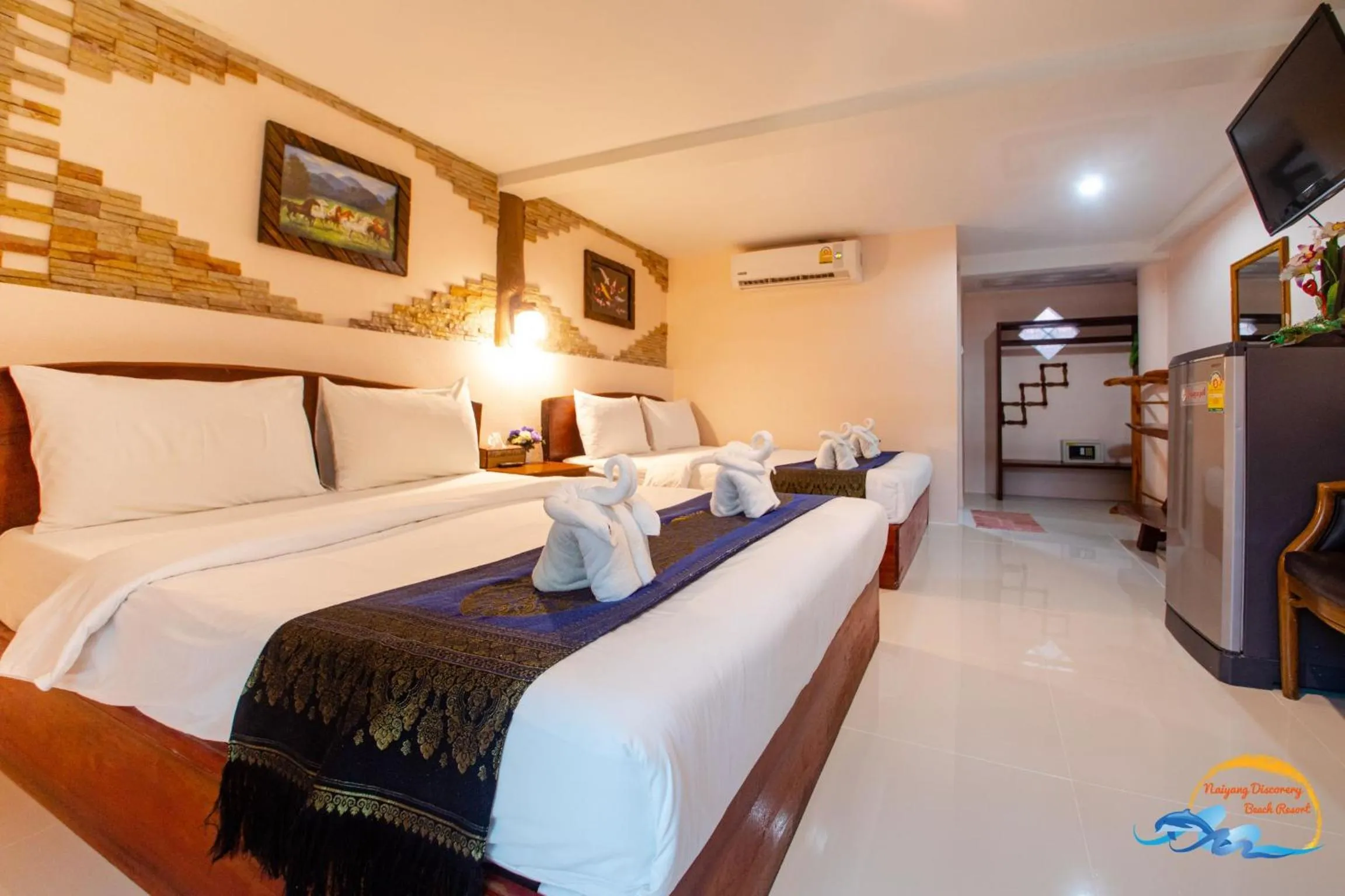 Photo of the whole room, Bed in Naiyang Discovery Beach Resort