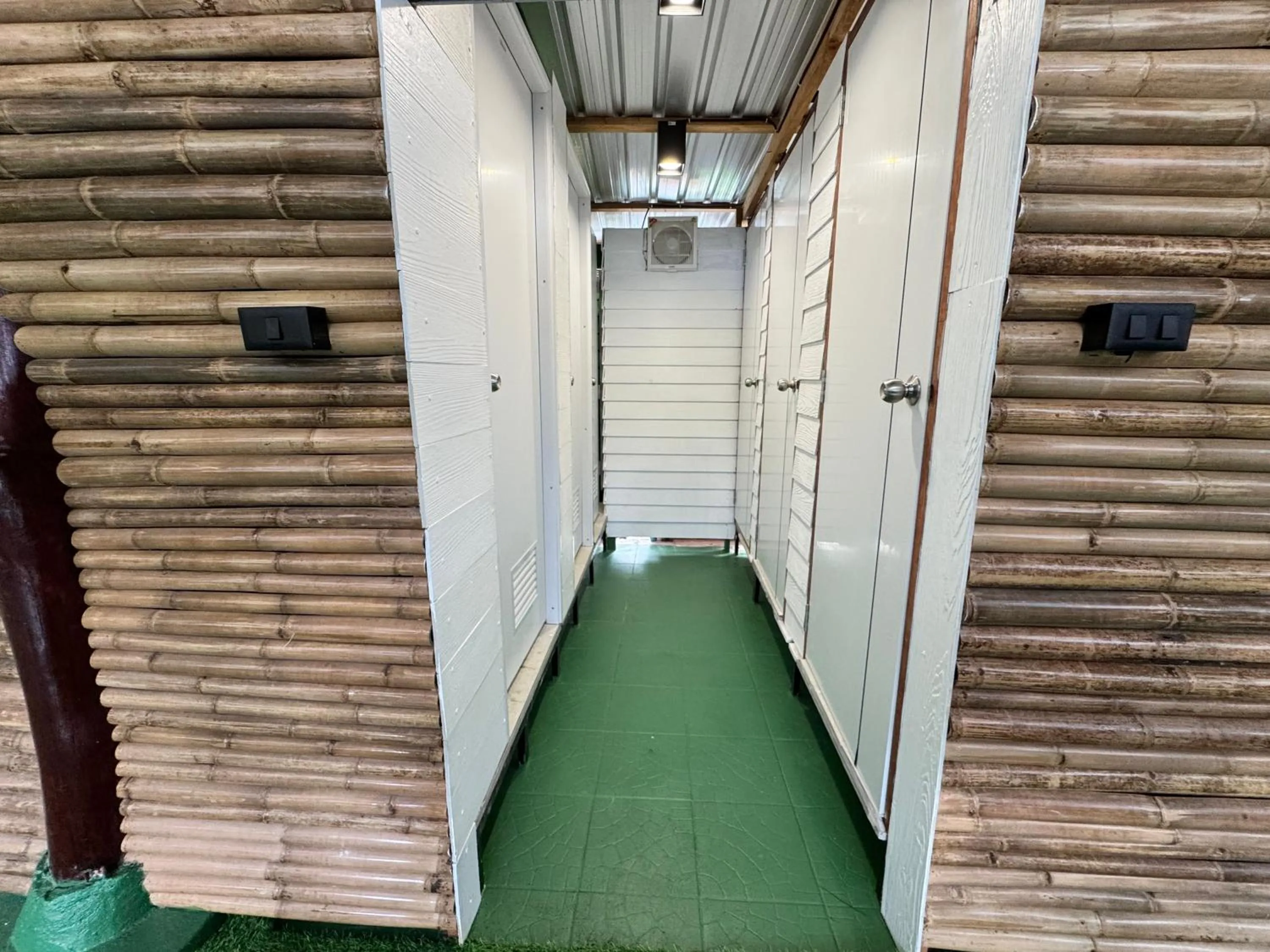 Public Bath in Naiyang Discovery Beach Resort