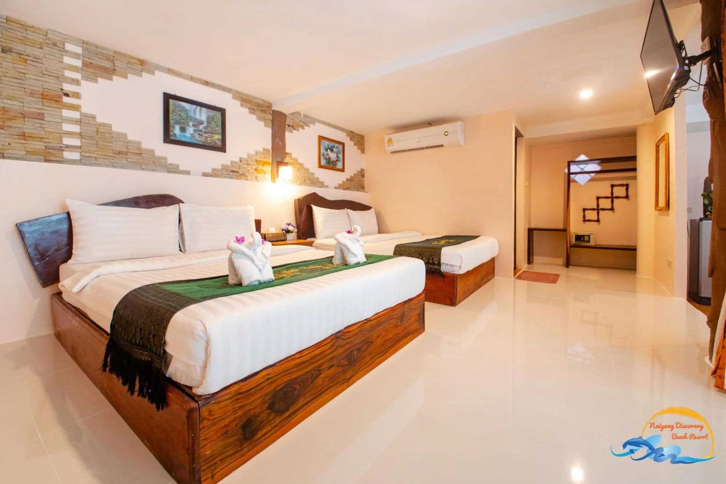 Photo of the whole room, Bed in Naiyang Discovery Beach Resort