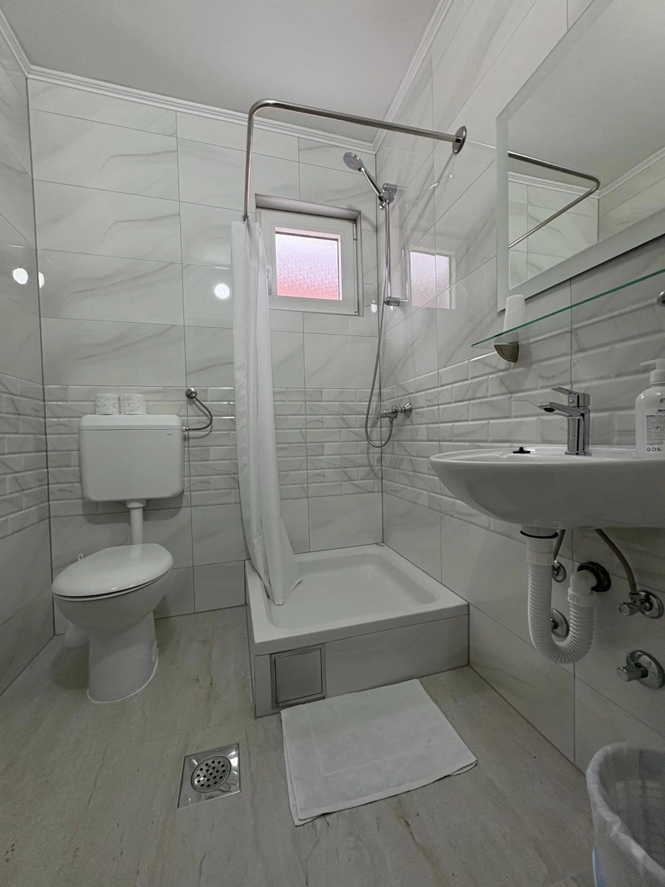 Toilet in Pansion Maglica