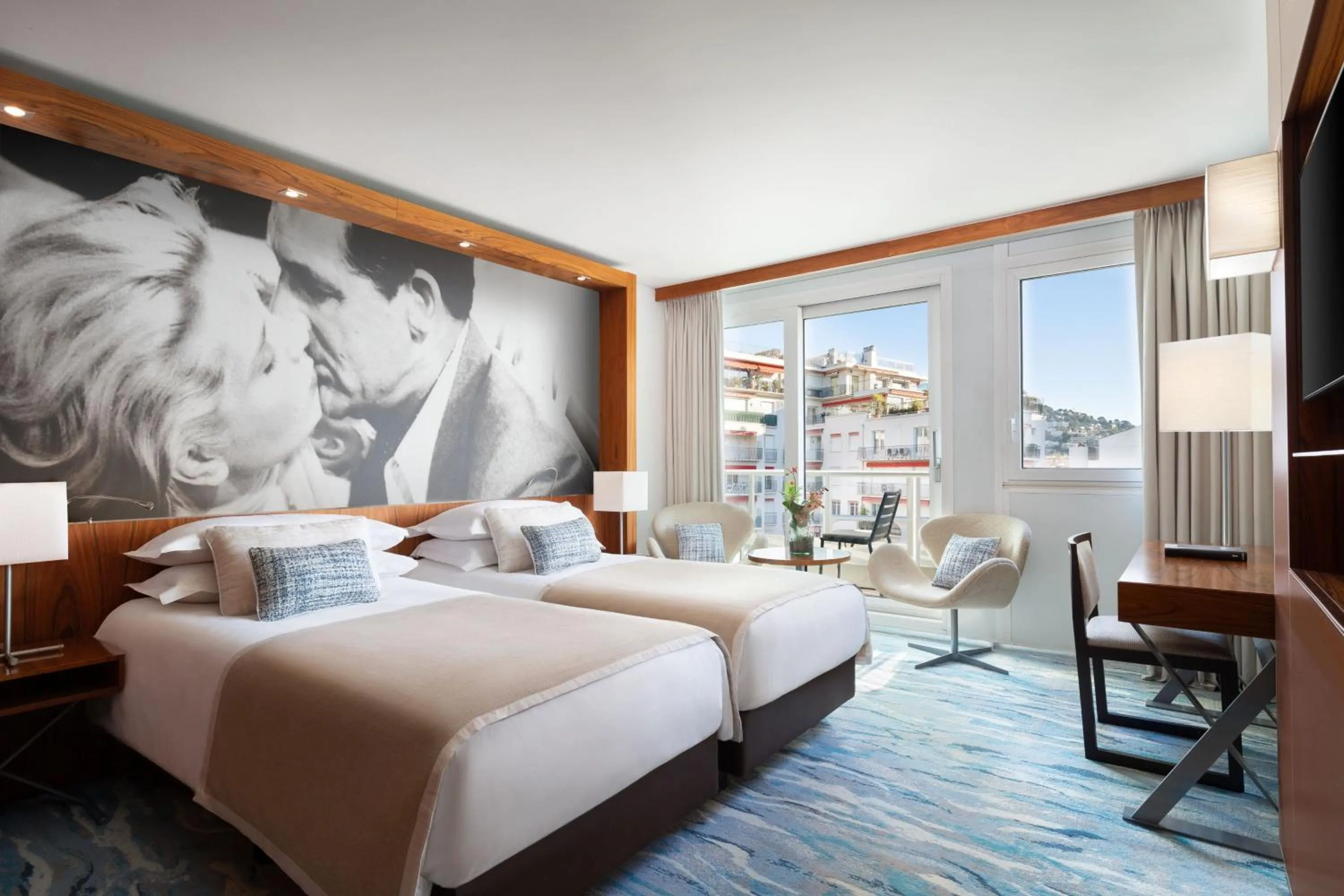 Photo of the whole room, Bed in JW Marriott Cannes