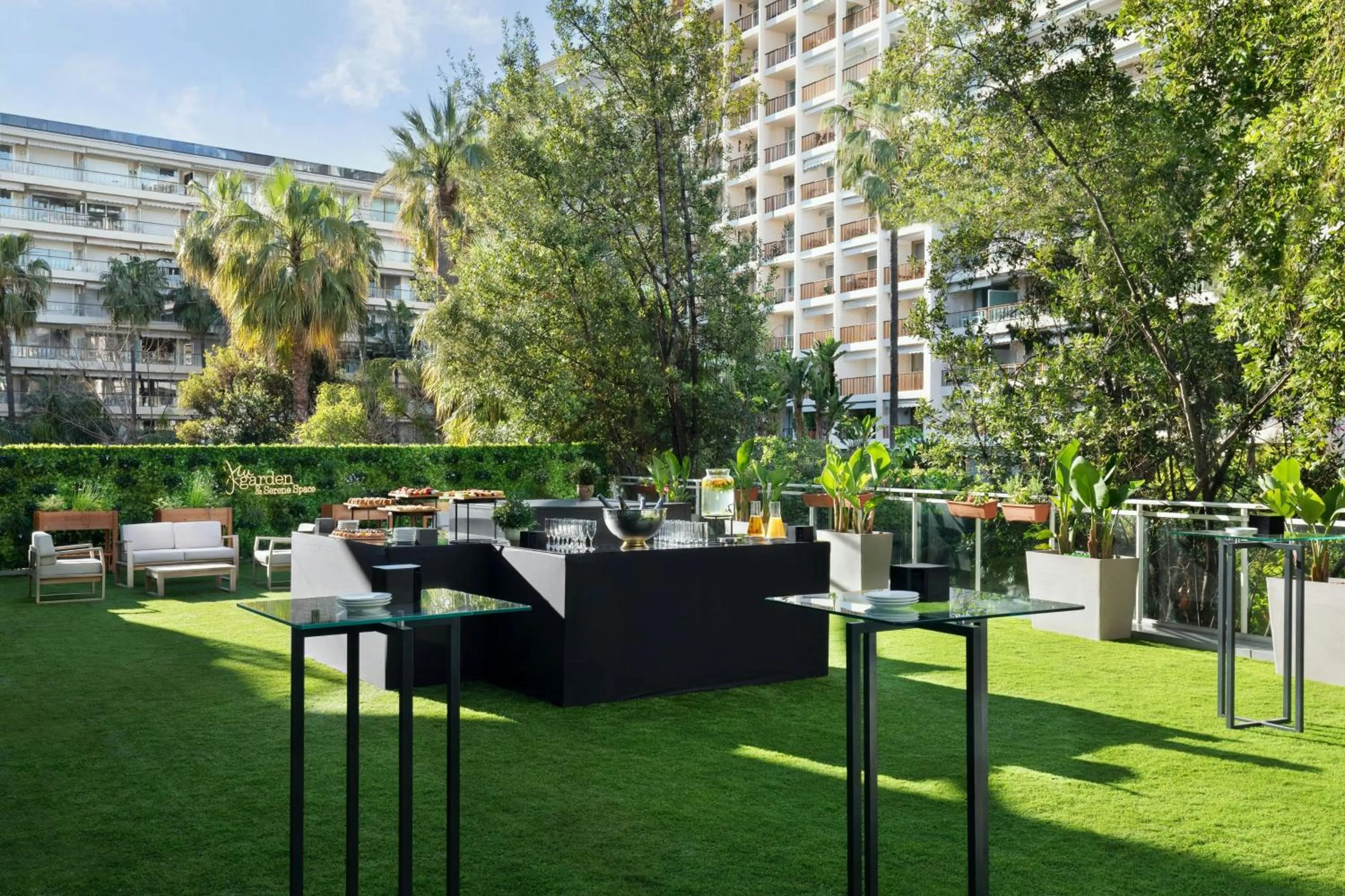 Lobby or reception in JW Marriott Cannes