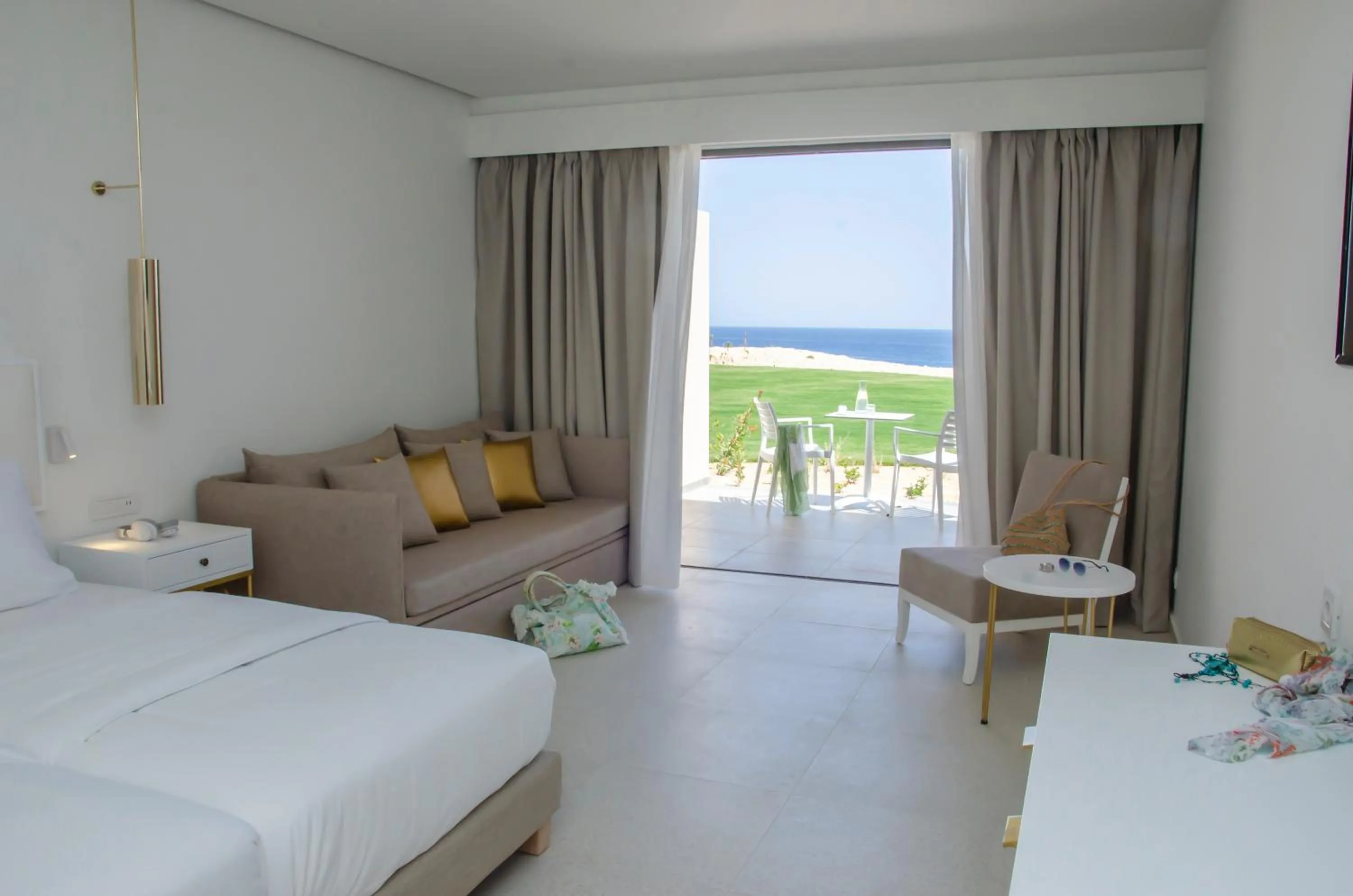 View (from property/room), Bed in ROBINSON Ierapetra