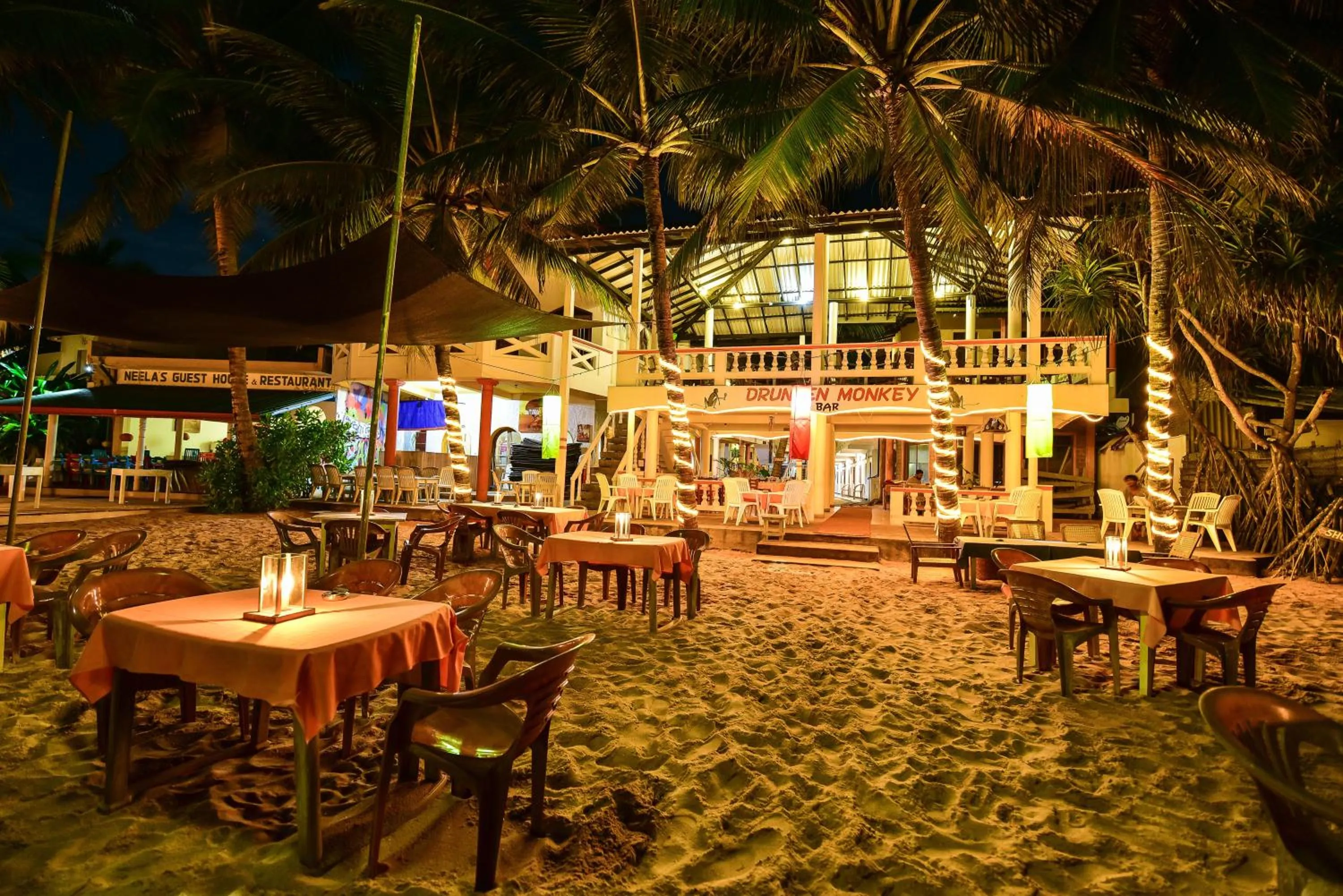 Restaurant/places to eat in International Beach Hotel & Restaurant