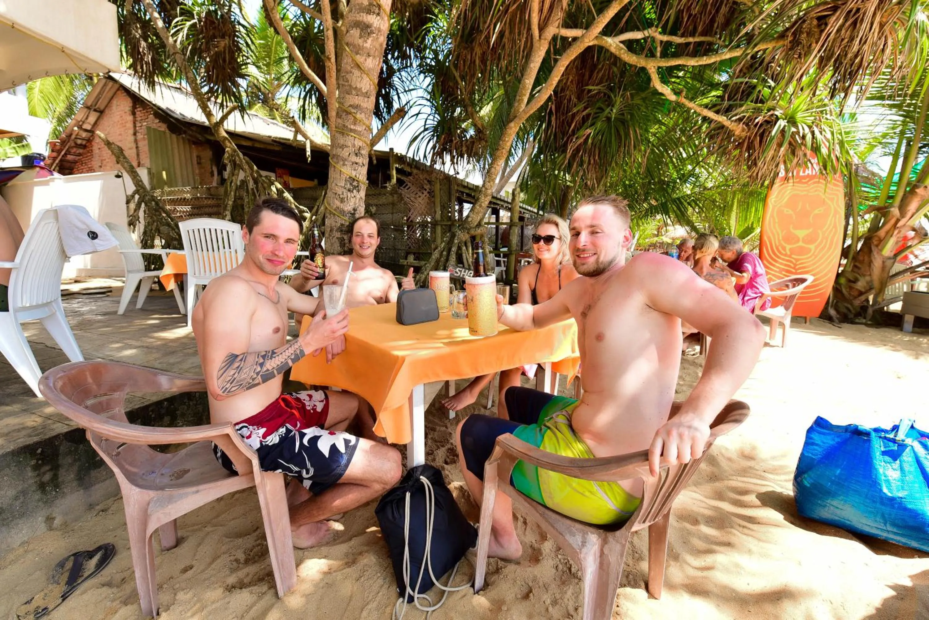 Restaurant/places to eat in International Beach Hotel & Restaurant