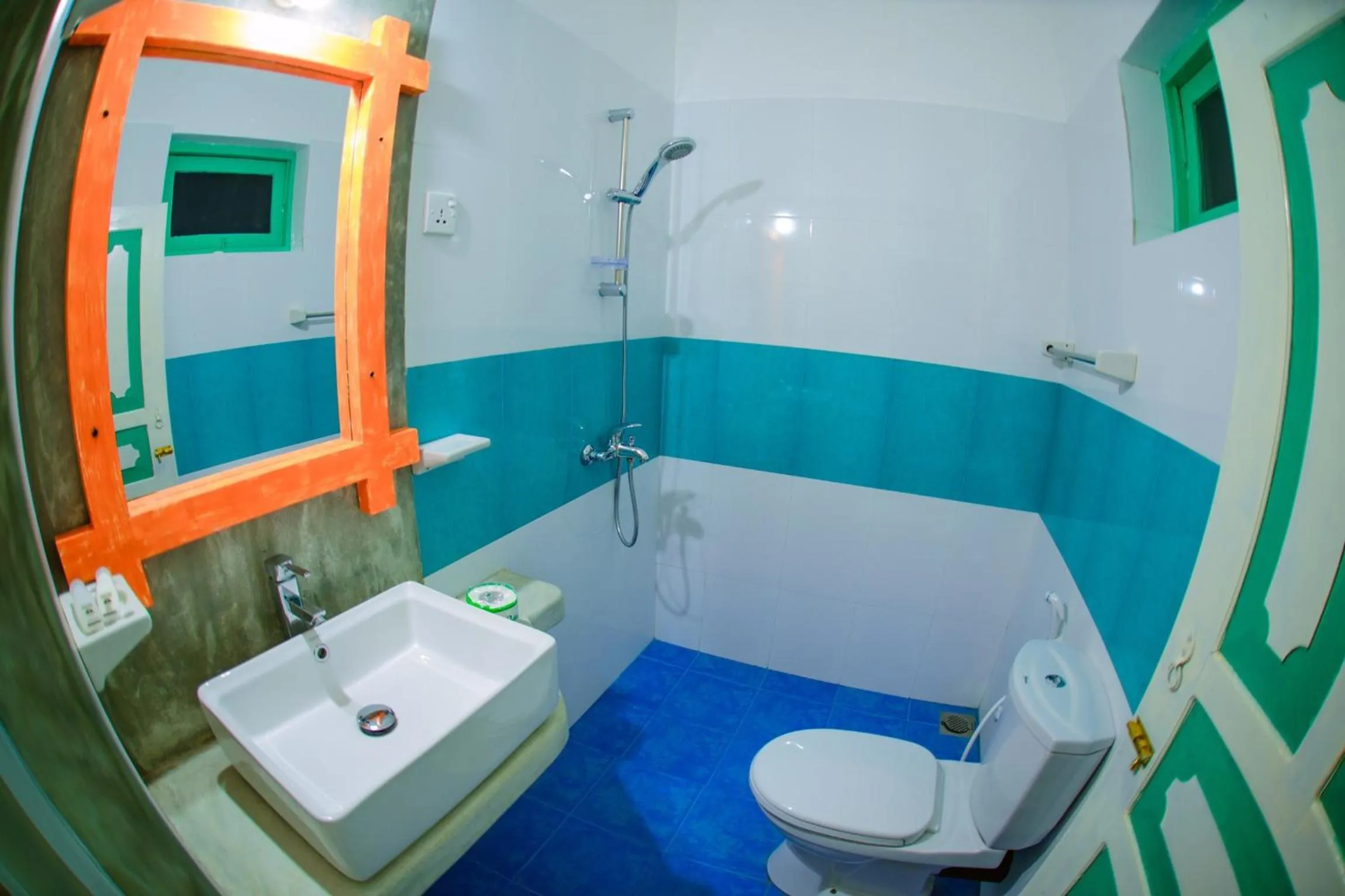 Shower in International Beach Hotel & Restaurant