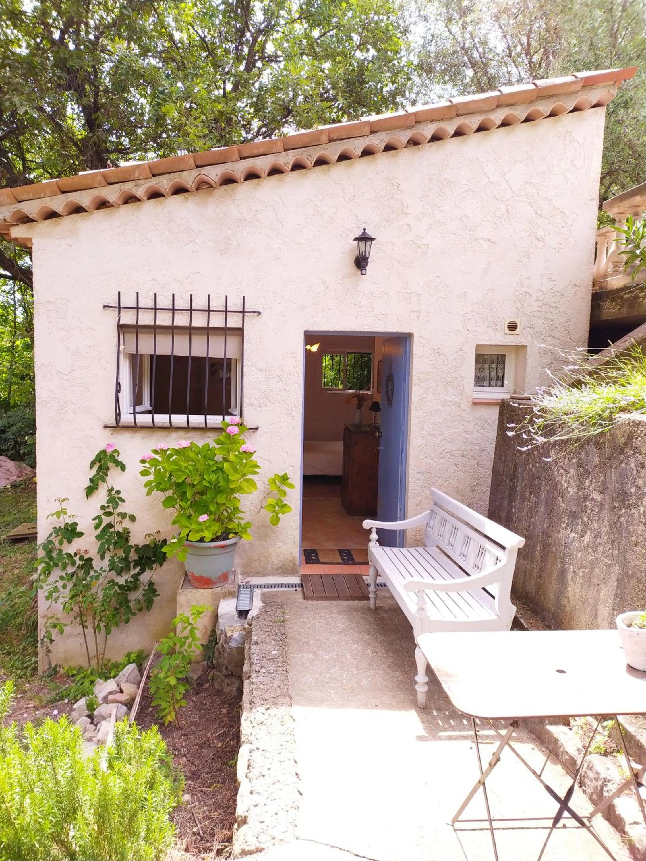Facade/entrance in Maison Le Retour