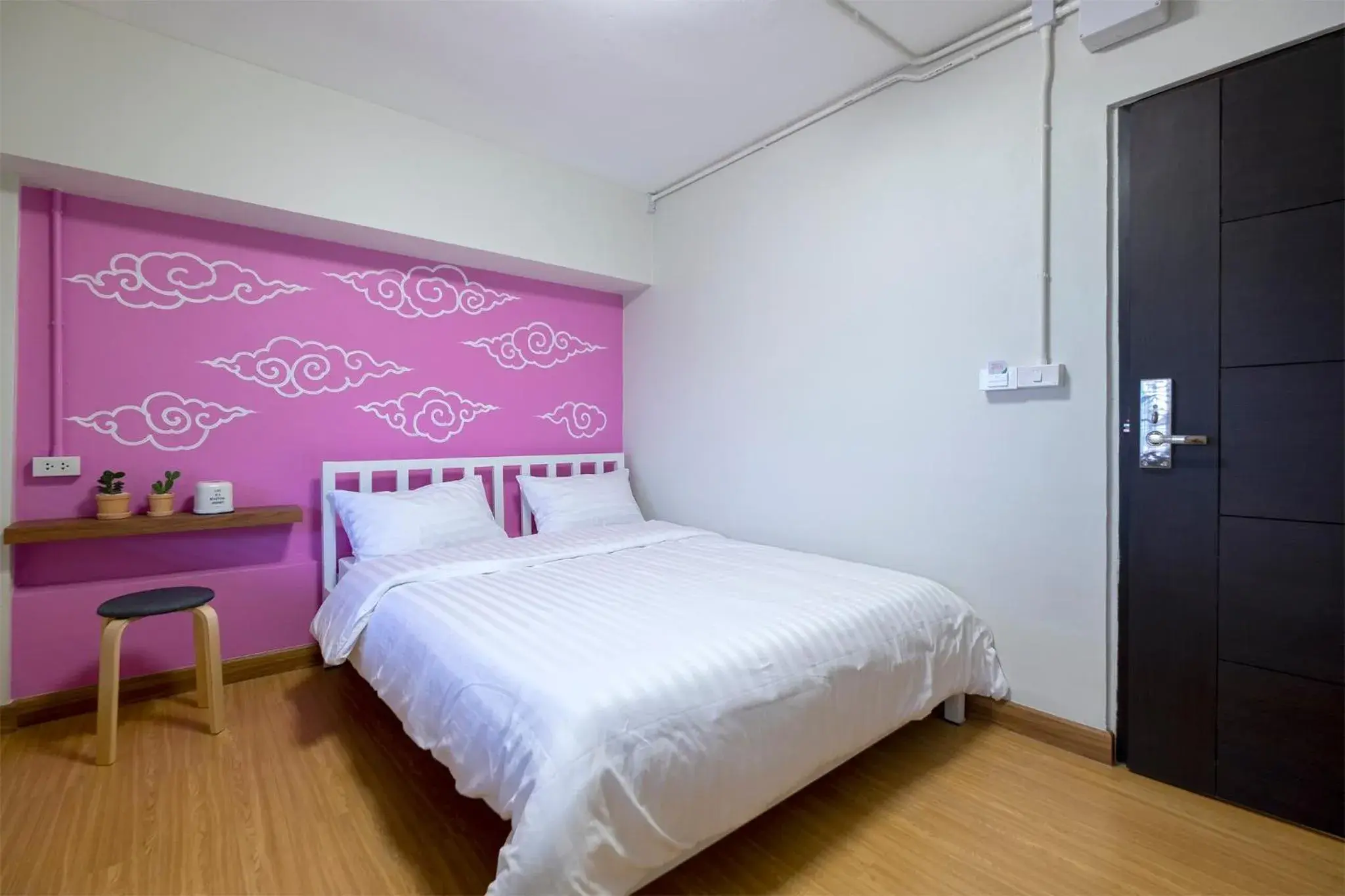 Superior Double Room with Shared Bathroom - single occupancy in BED Friends Poshtel Superior Double Room with Shared Bathroom - single occupancy in BED Friends Poshtel