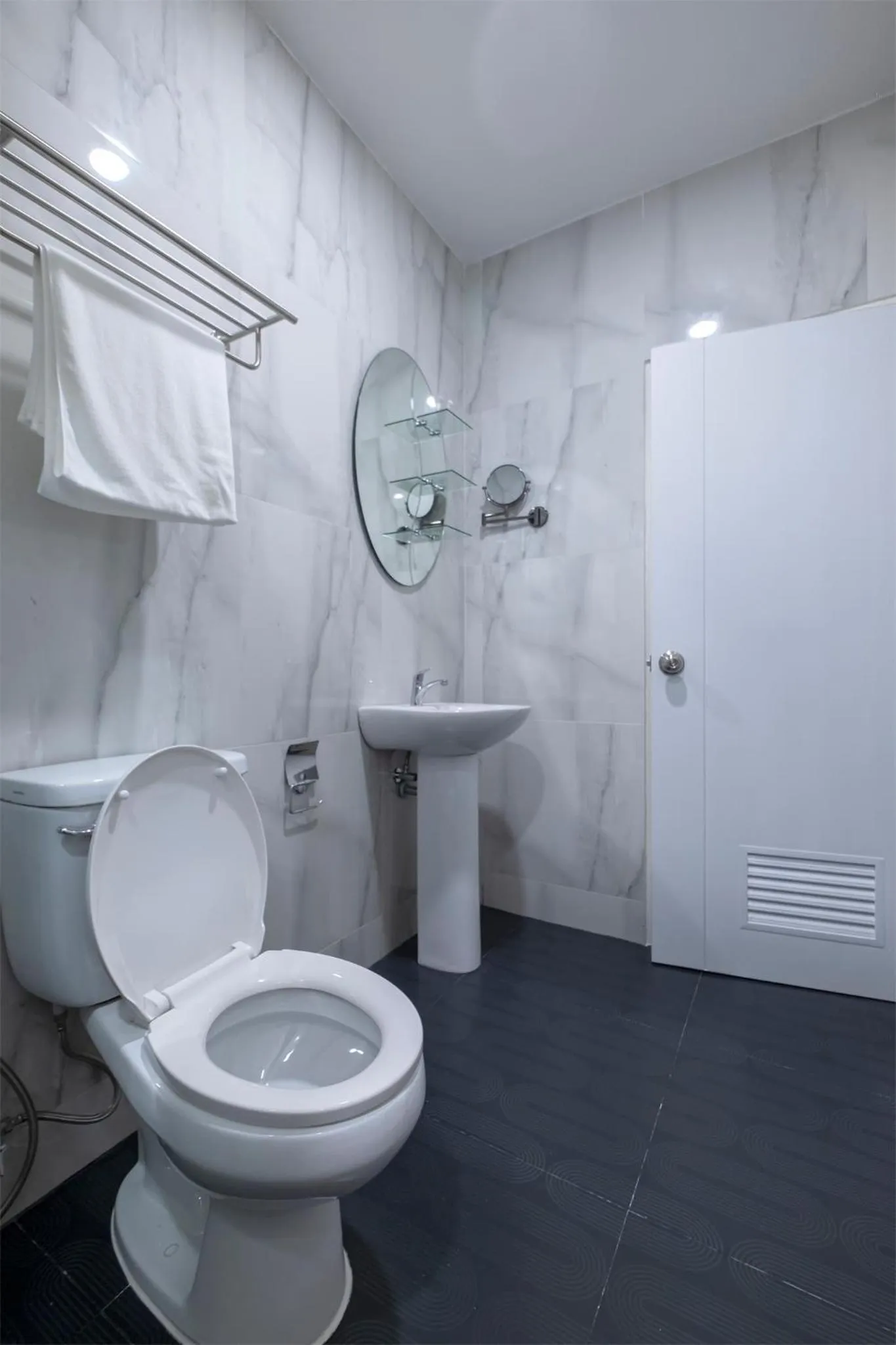 Bathroom in BED Friends Poshtel