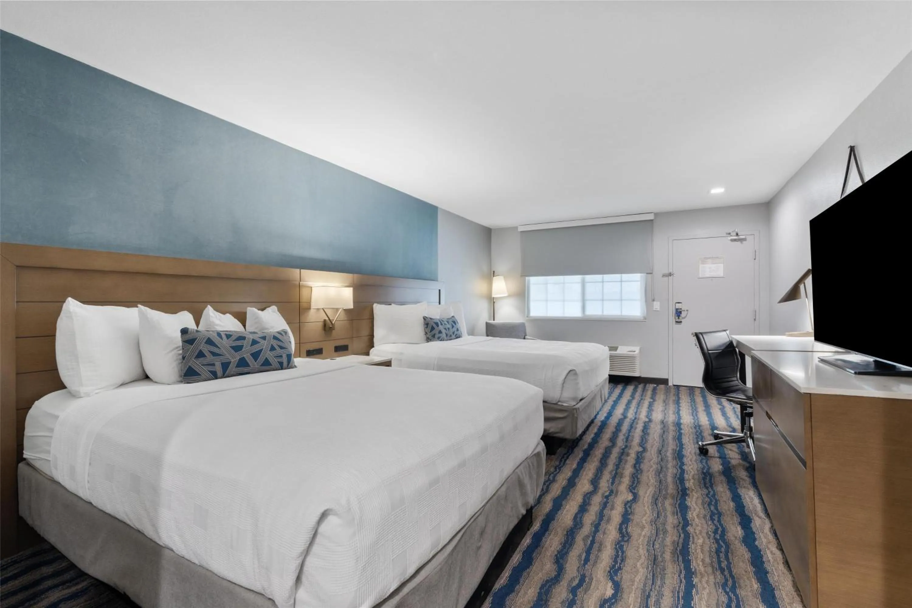 Bedroom, Bed in Best Western San Diego/Miramar Hotel