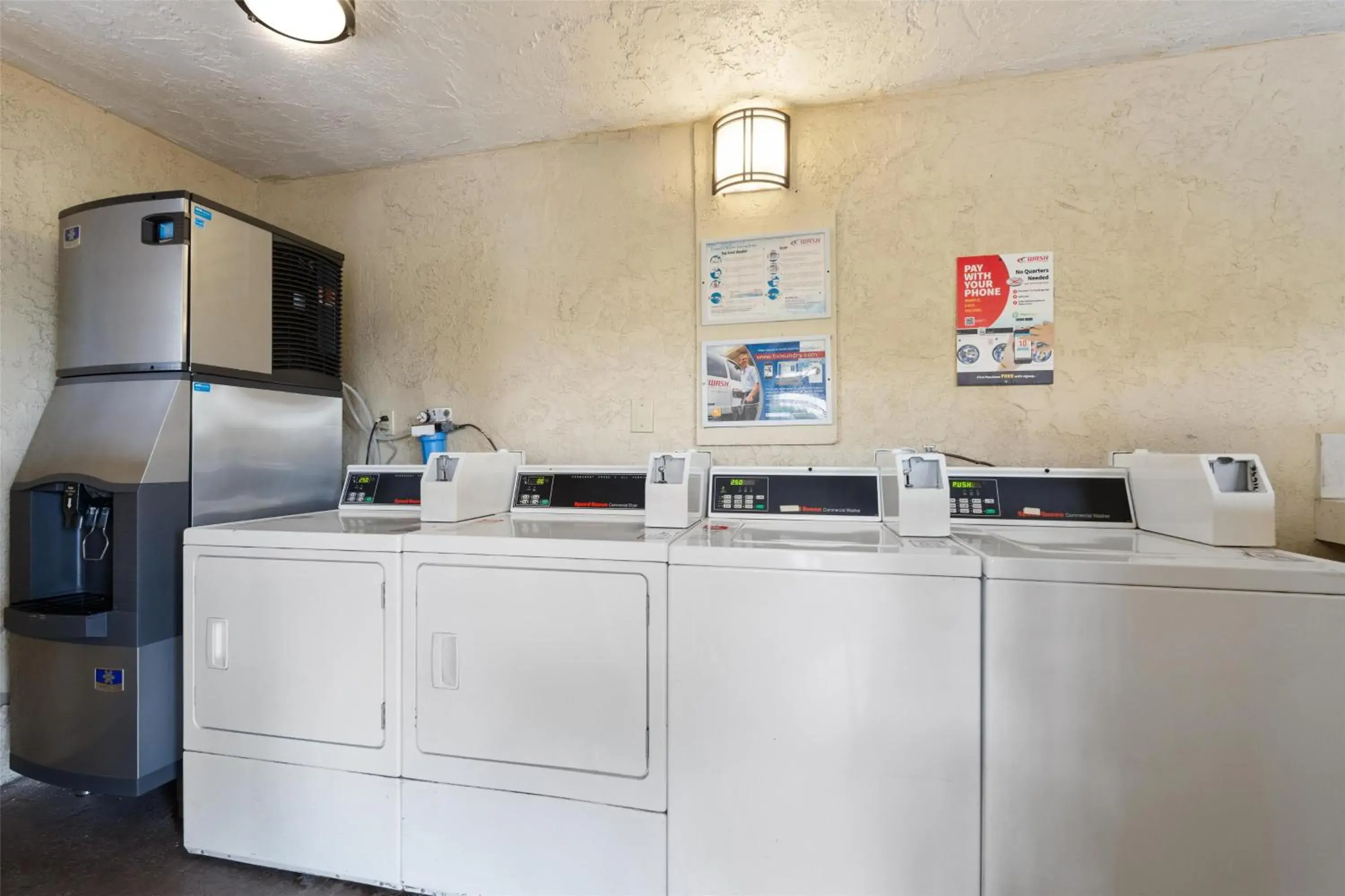 Property building in Best Western San Diego/Miramar Hotel Property building in Best Western San Diego/Miramar Hotel