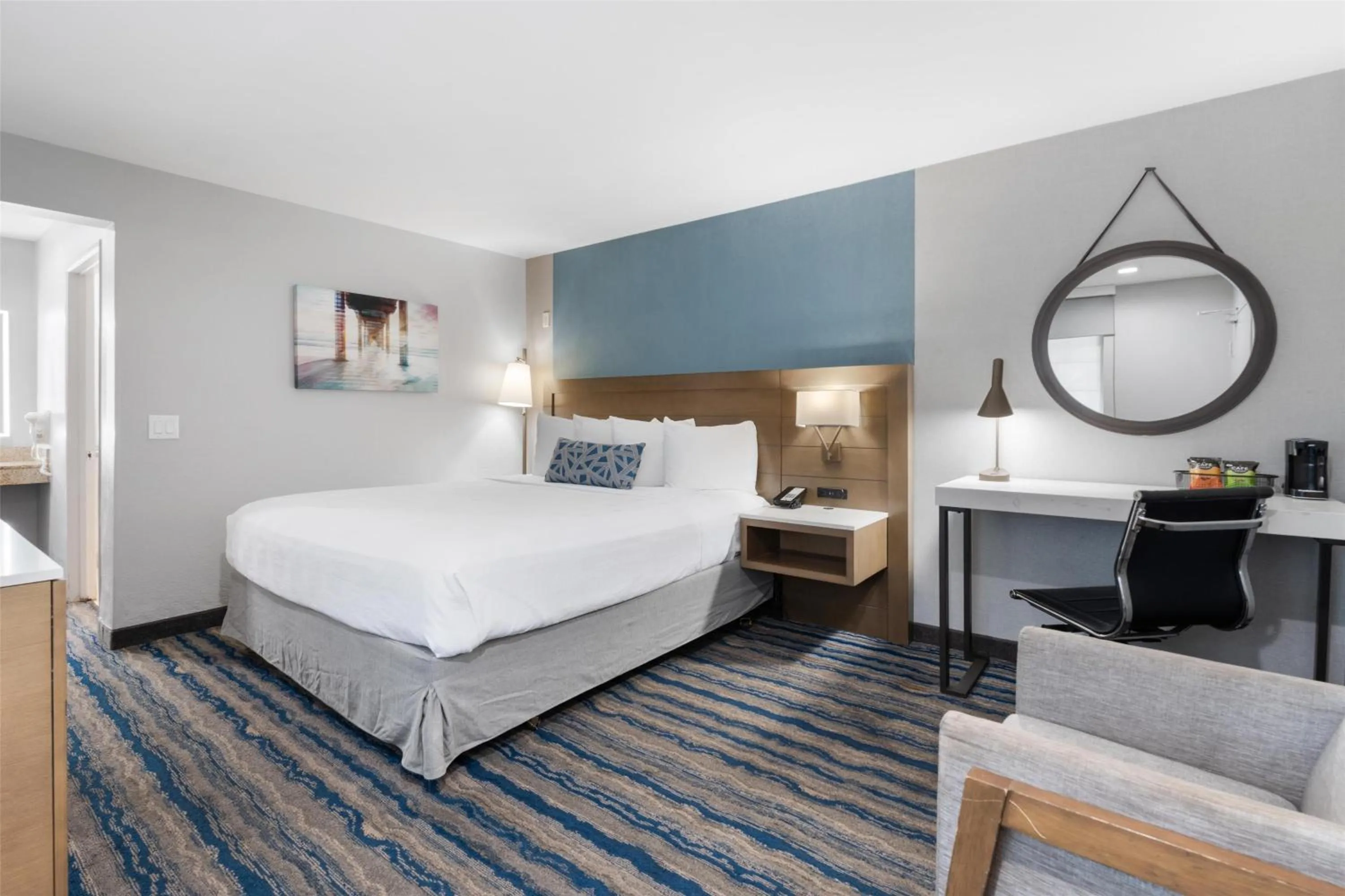 Bedroom, Bed in Best Western San Diego/Miramar Hotel