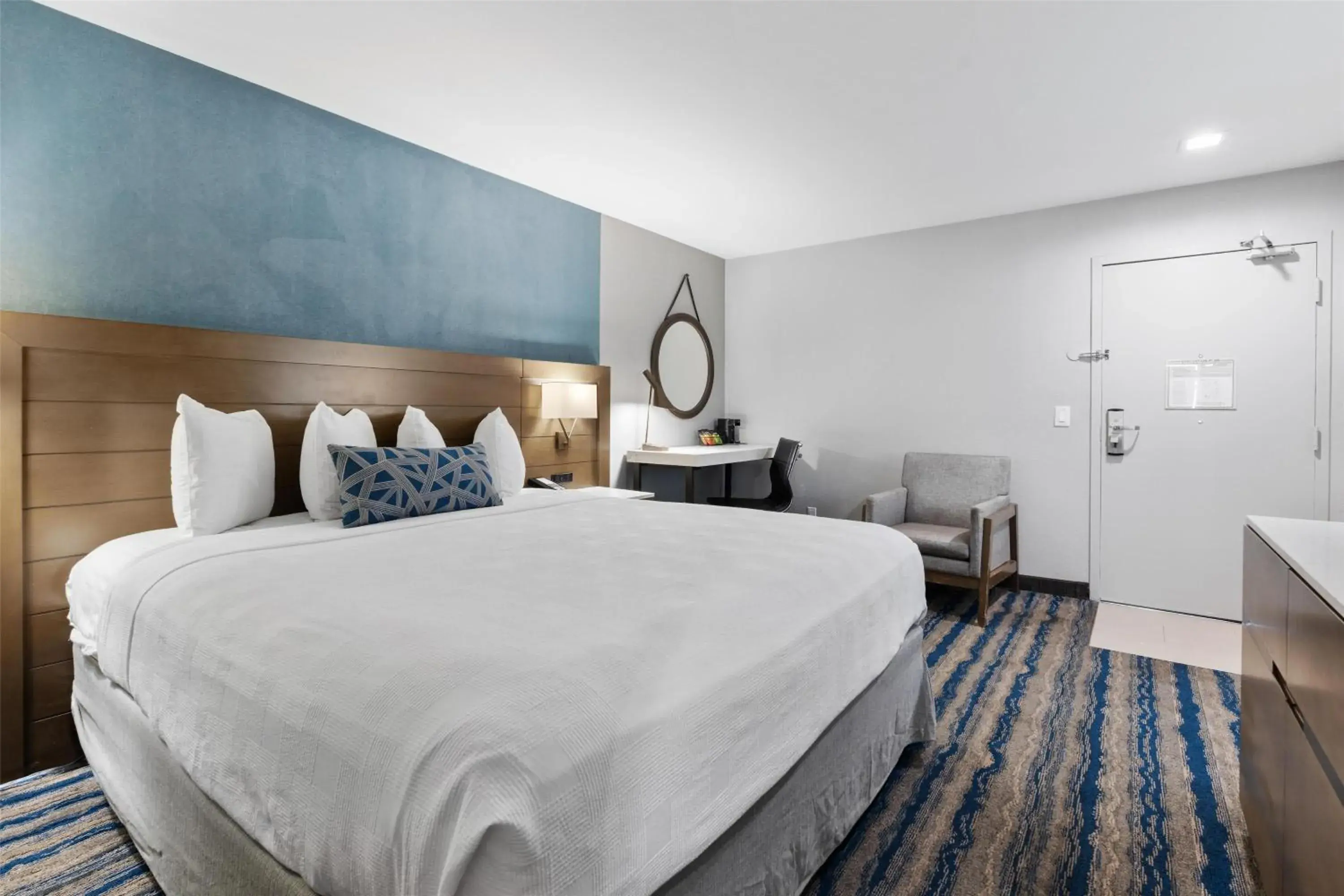 Bedroom, Bed in Best Western San Diego/Miramar Hotel Bedroom, Bed in Best Western San Diego/Miramar Hotel