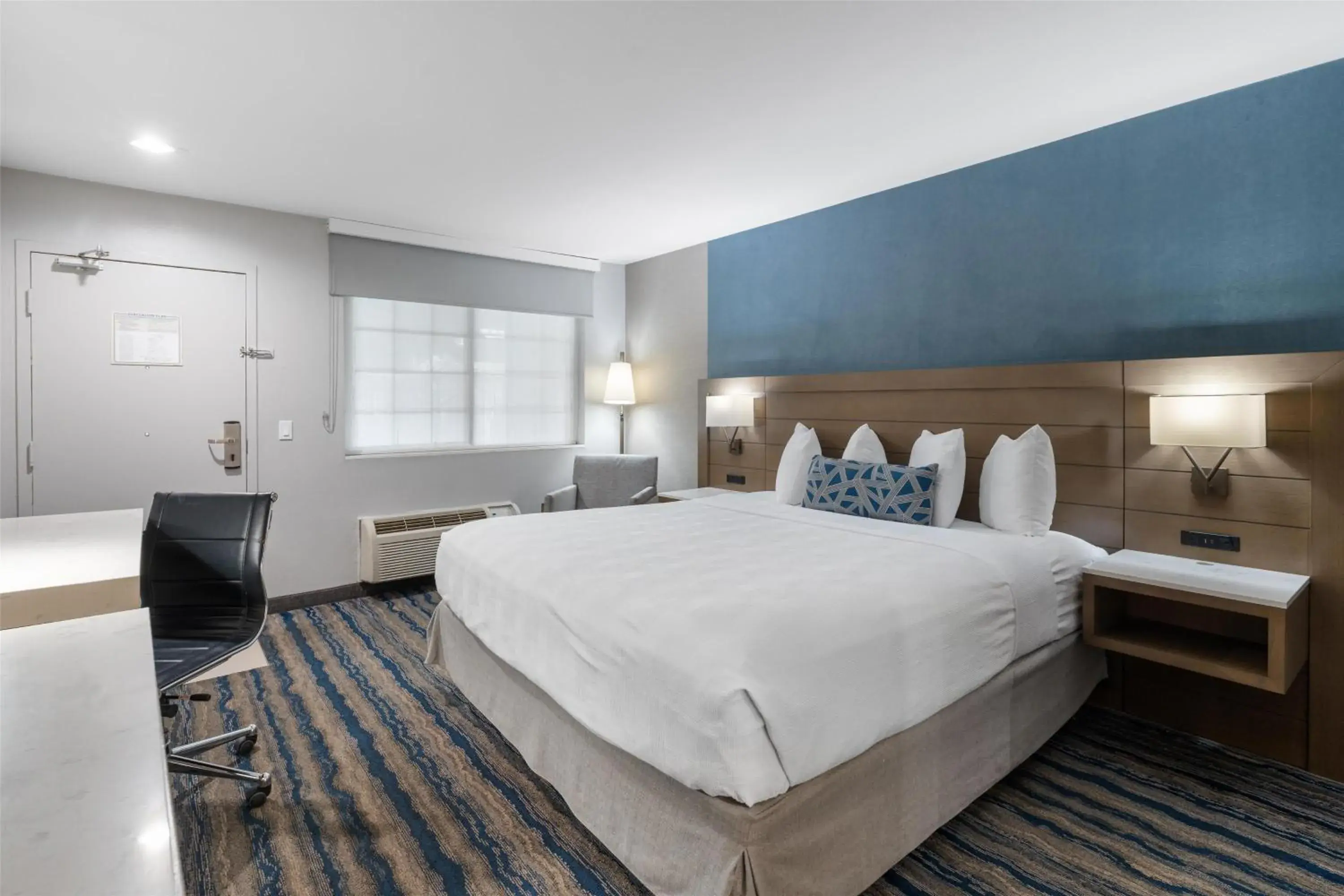 Bedroom, Bed in Best Western San Diego/Miramar Hotel Bedroom, Bed in Best Western San Diego/Miramar Hotel