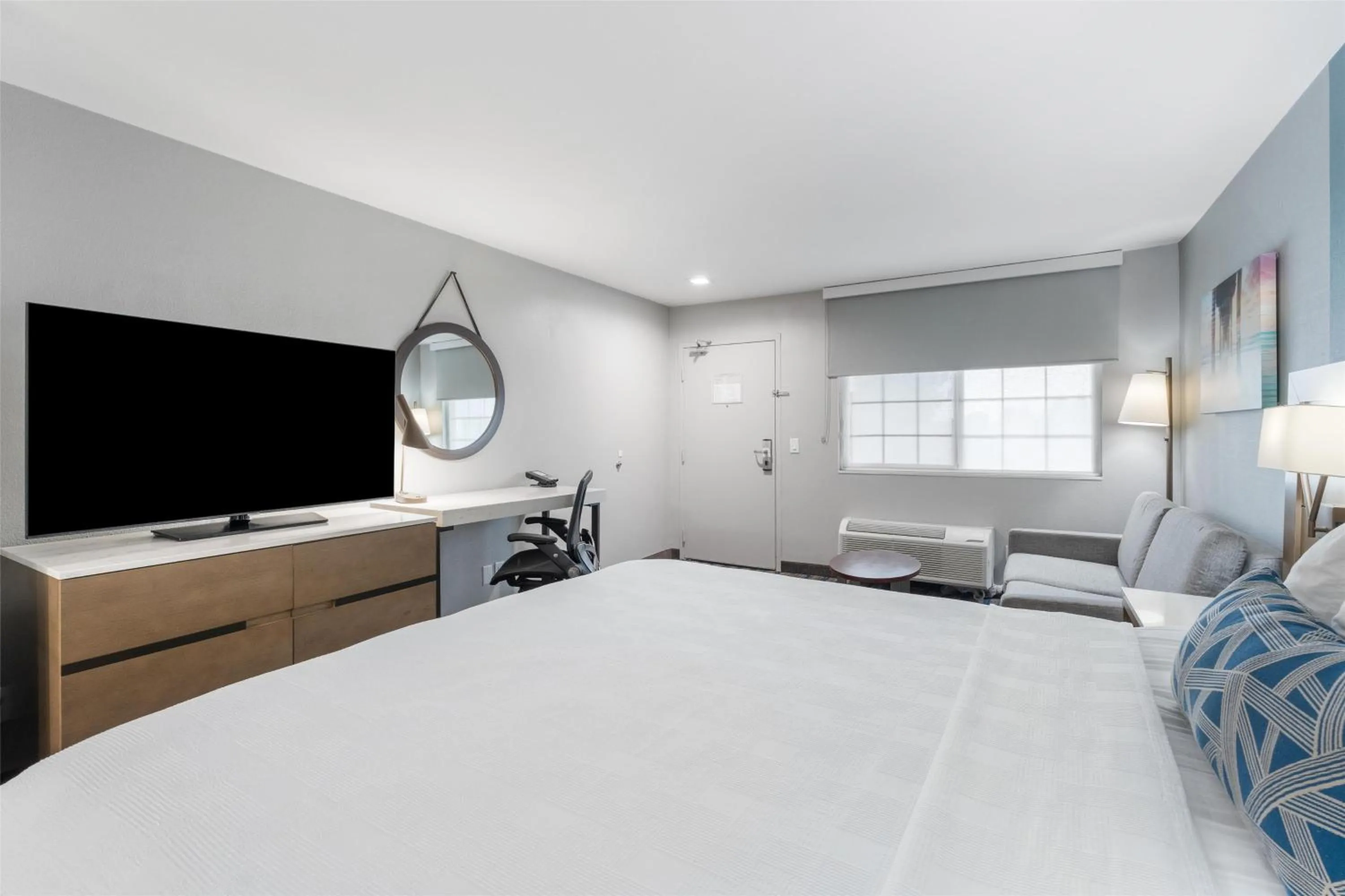 Bedroom, Bed in Best Western San Diego/Miramar Hotel