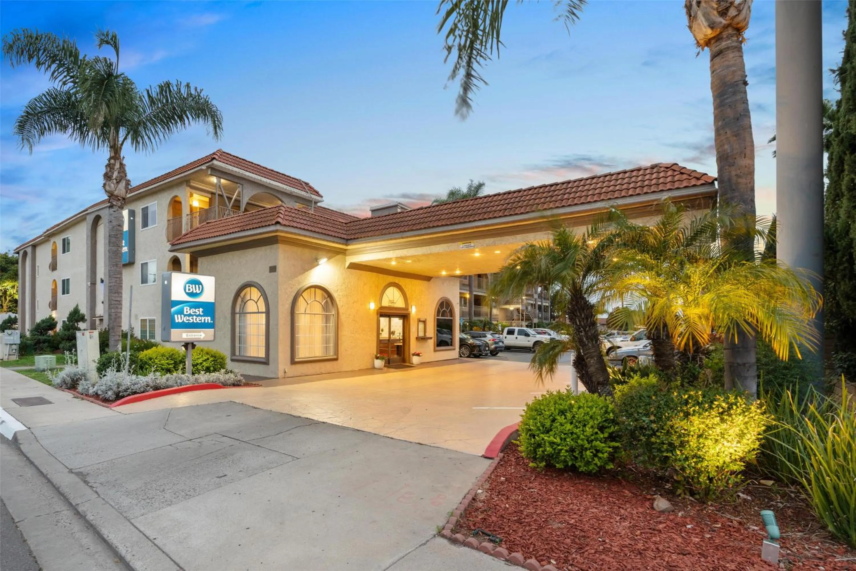 Property building in Best Western San Diego/Miramar Hotel
