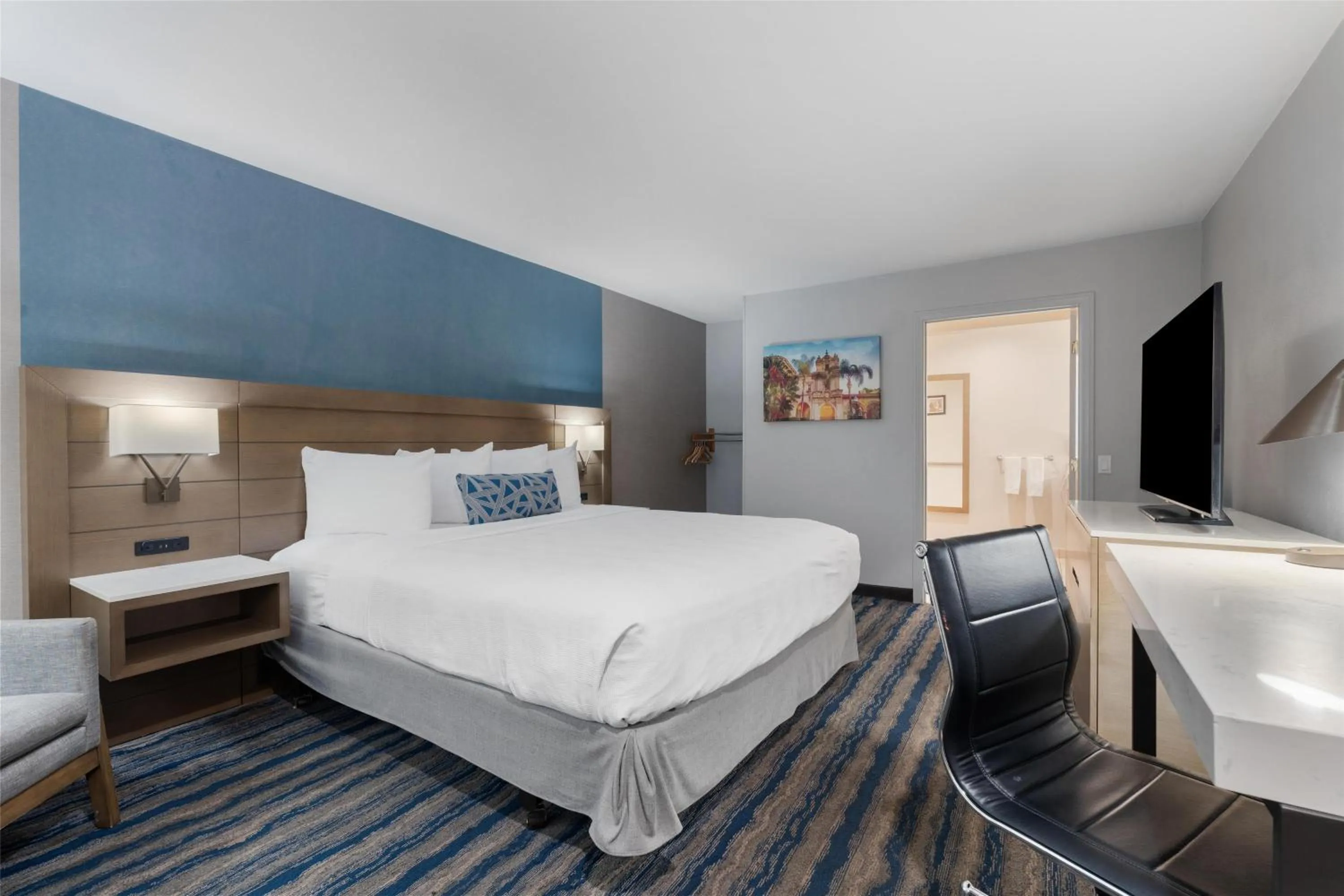 Bedroom, Bed in Best Western San Diego/Miramar Hotel