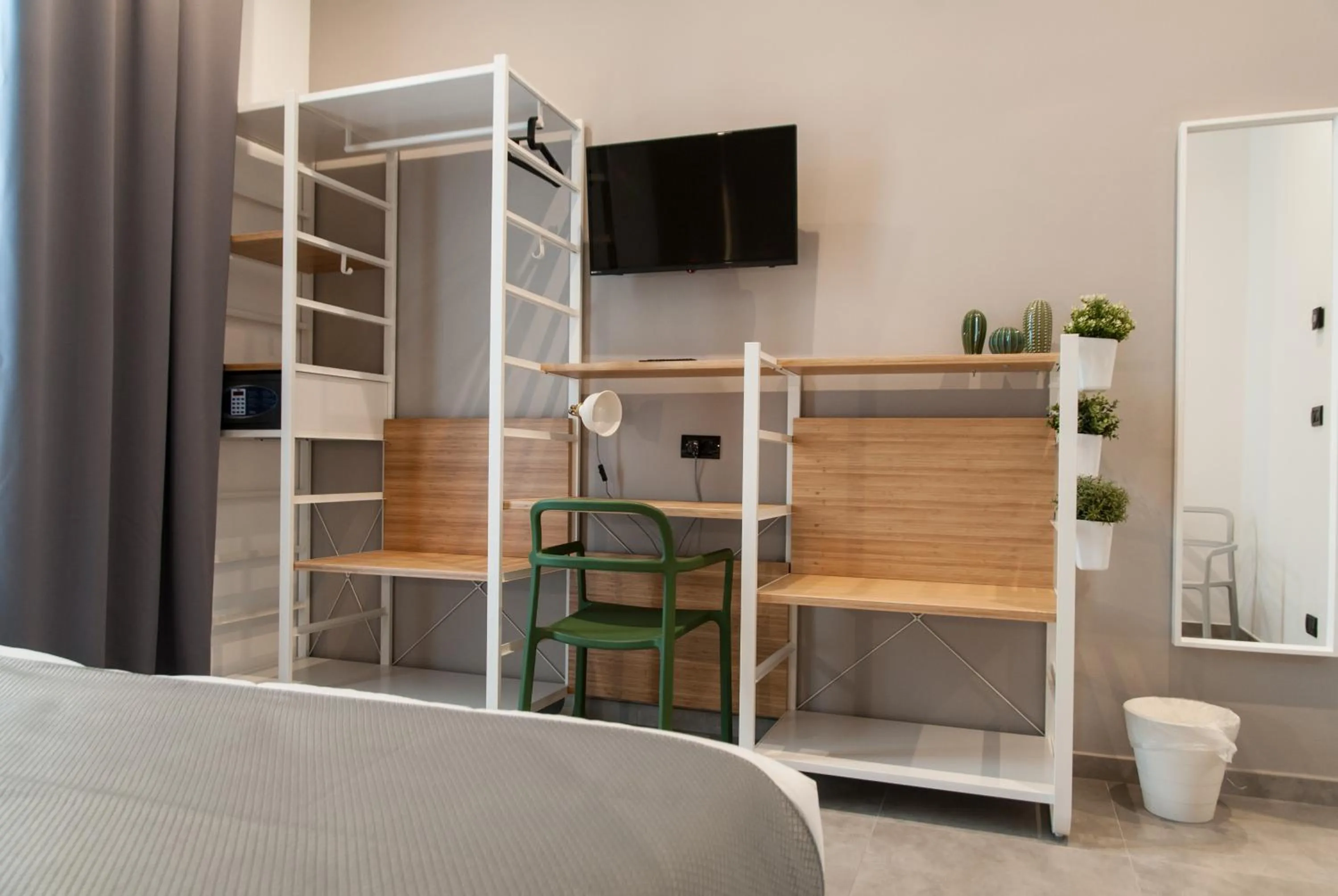 wardrobe, Bed in Residence Hotel Moderno