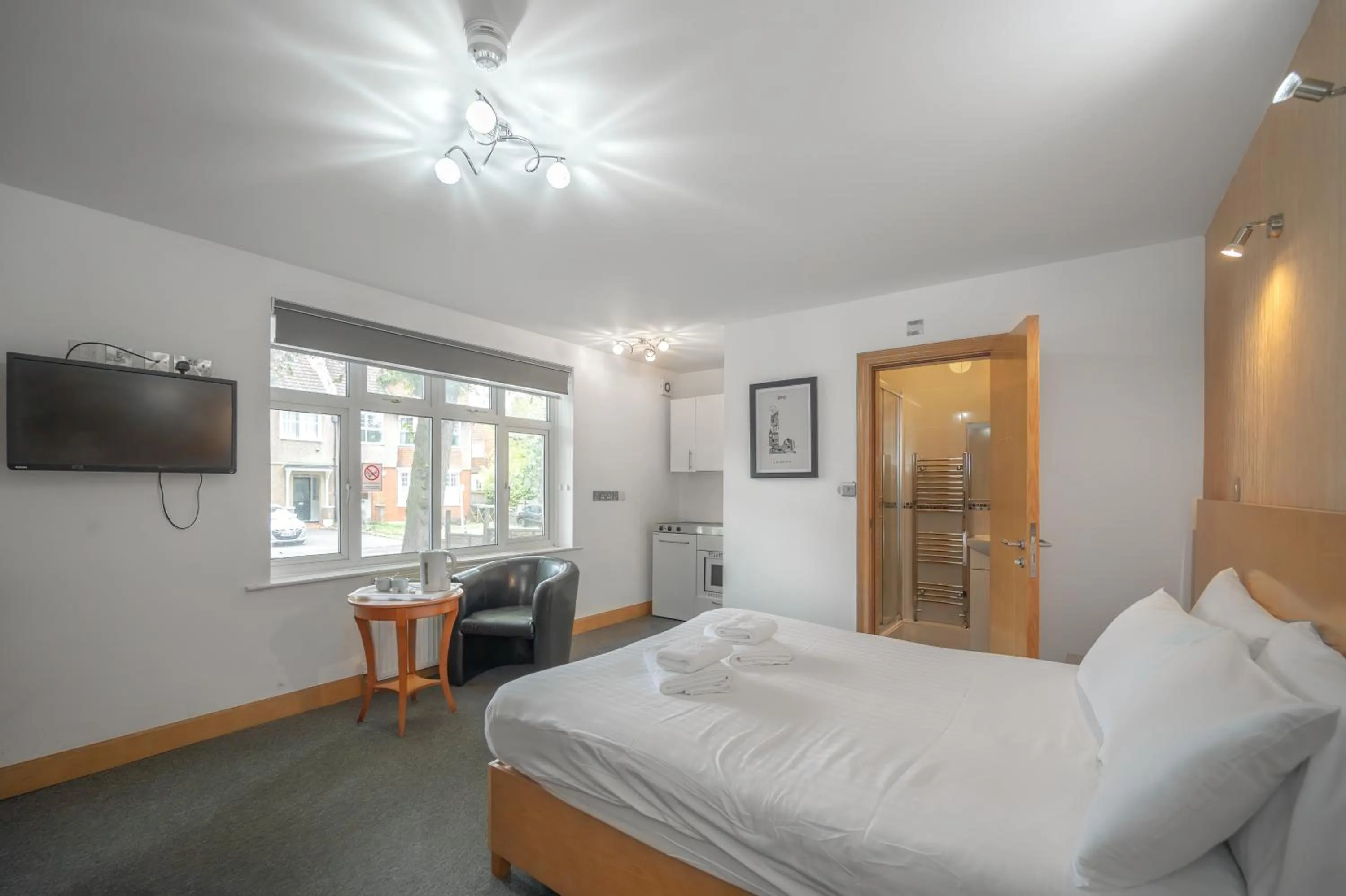 Bedroom, Bed in Flexistay Aparthotel Sutton