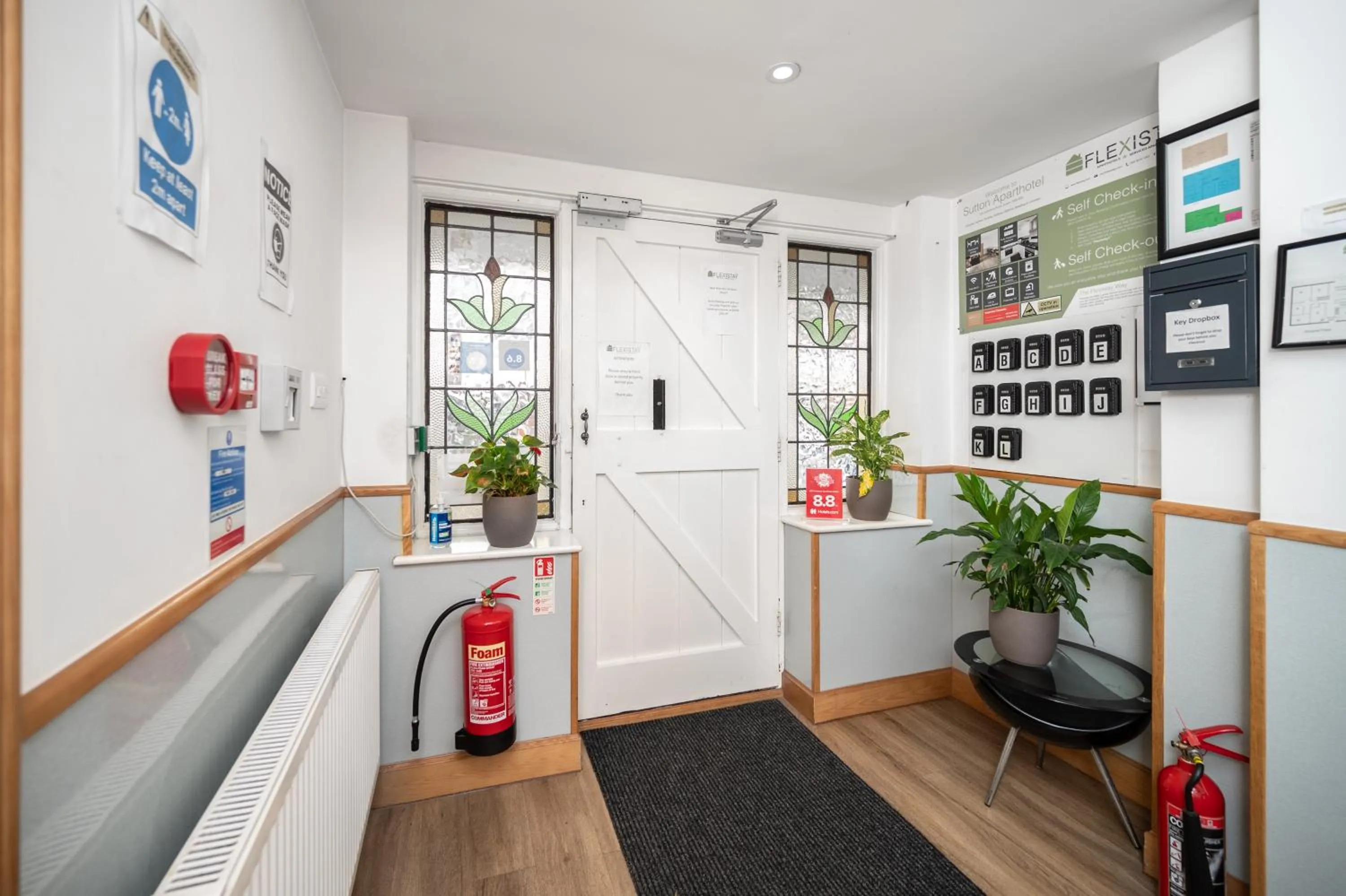 Lobby or reception in Flexistay Aparthotel Sutton