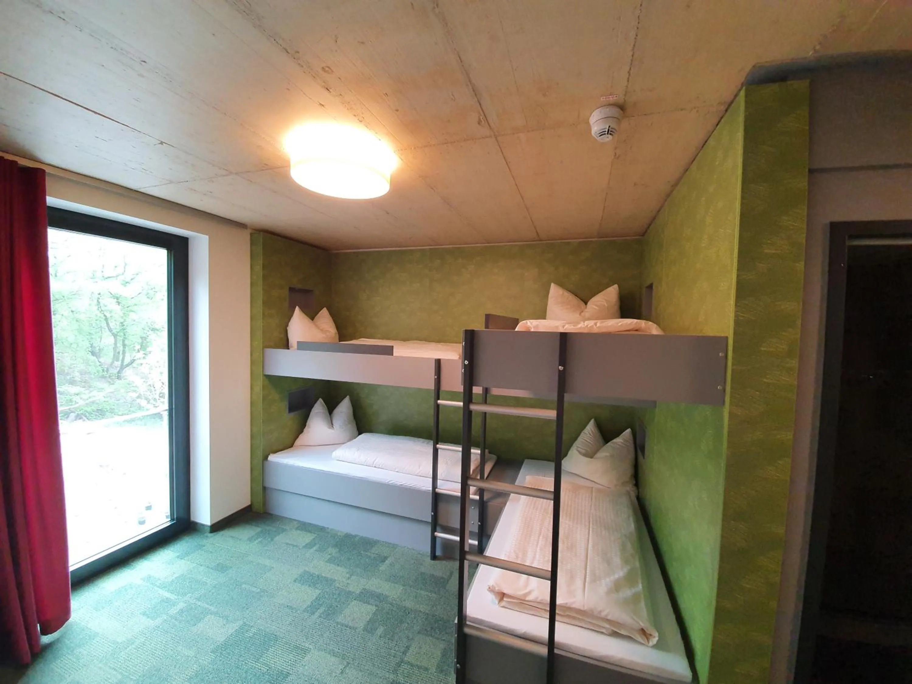 bunk bed, Bed in Jugendherberge Gemünd Vogelsang