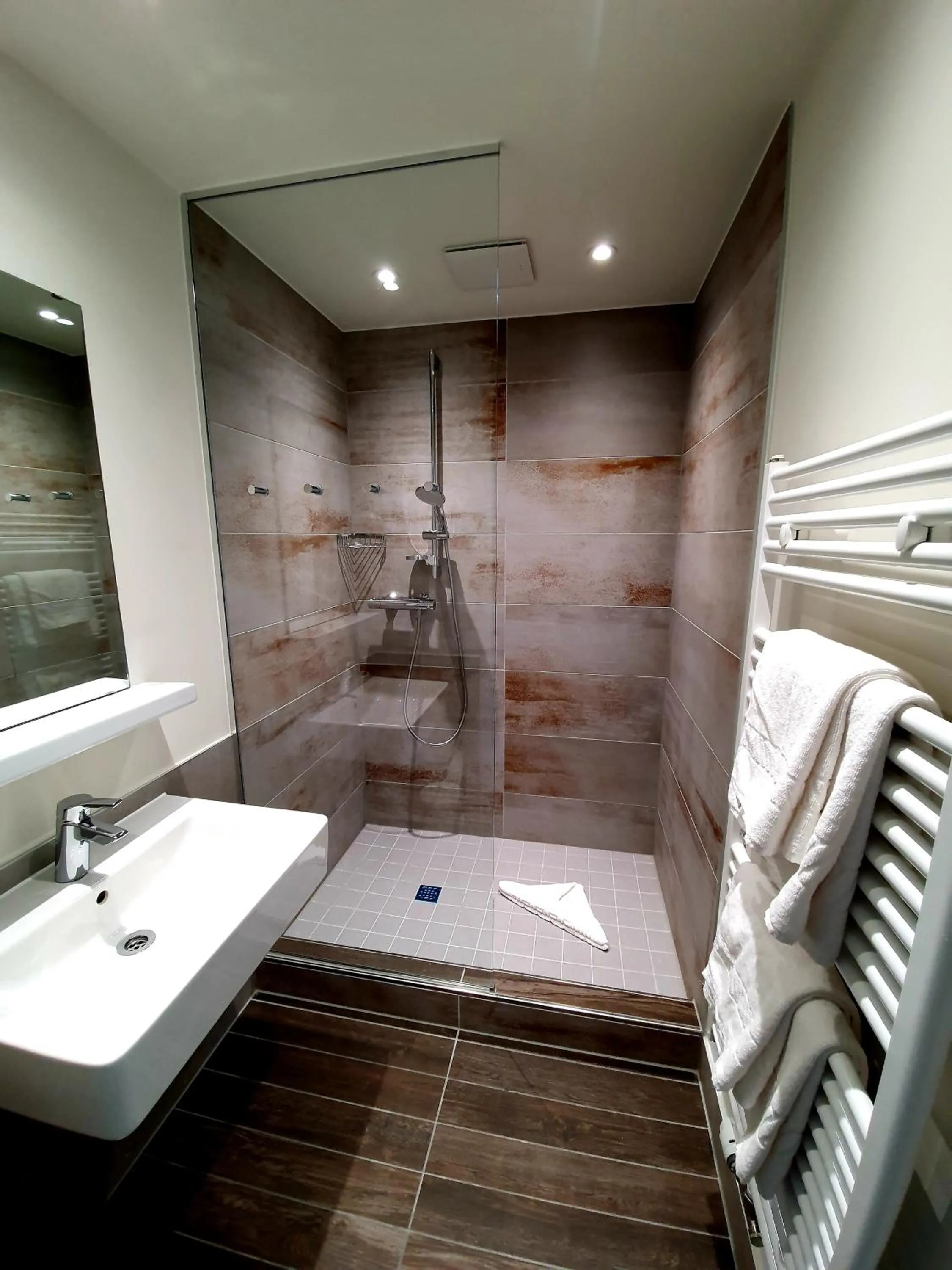 Bathroom in Jugendherberge Gemünd Vogelsang