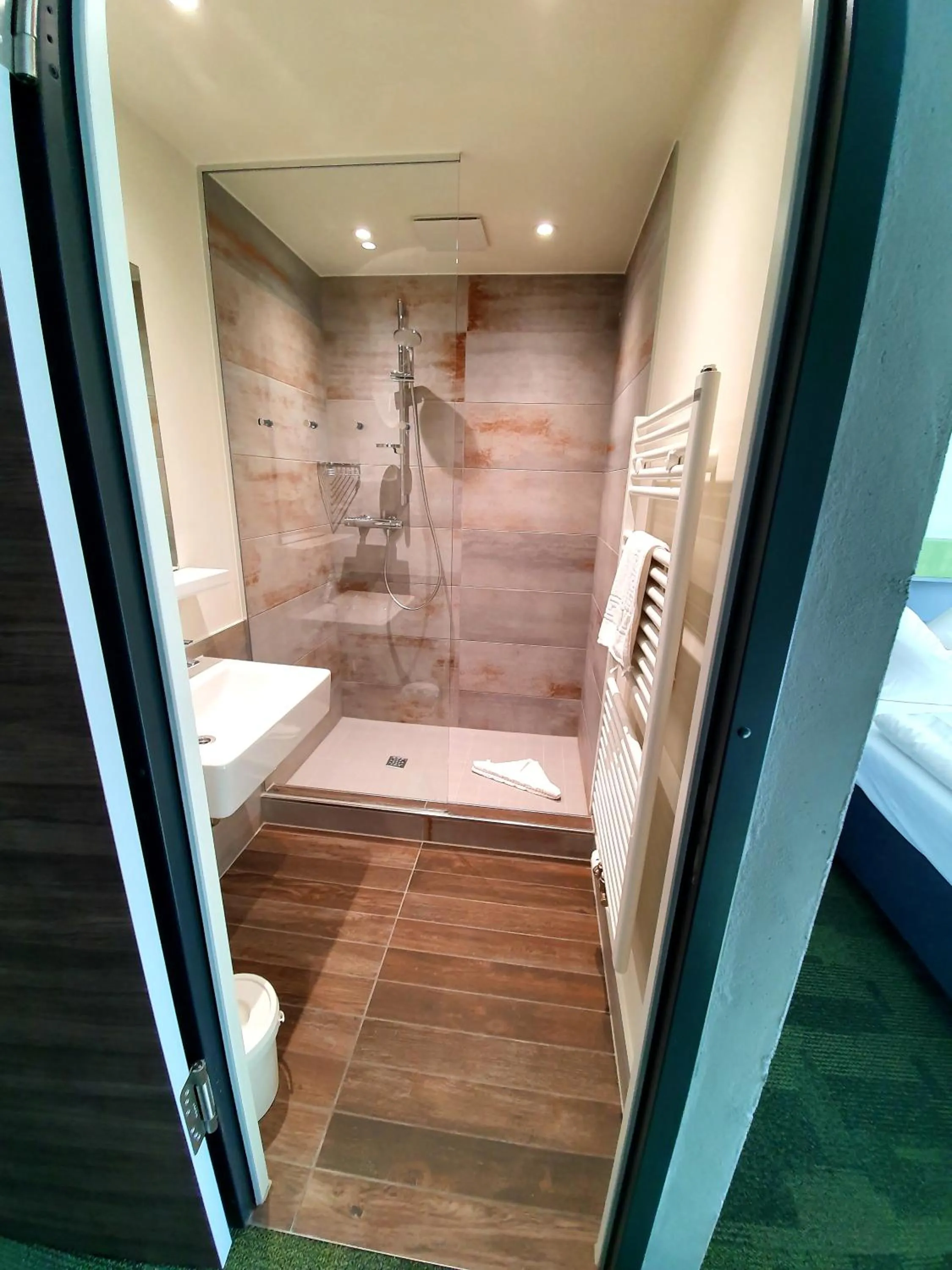 Shower in Jugendherberge Gemünd Vogelsang