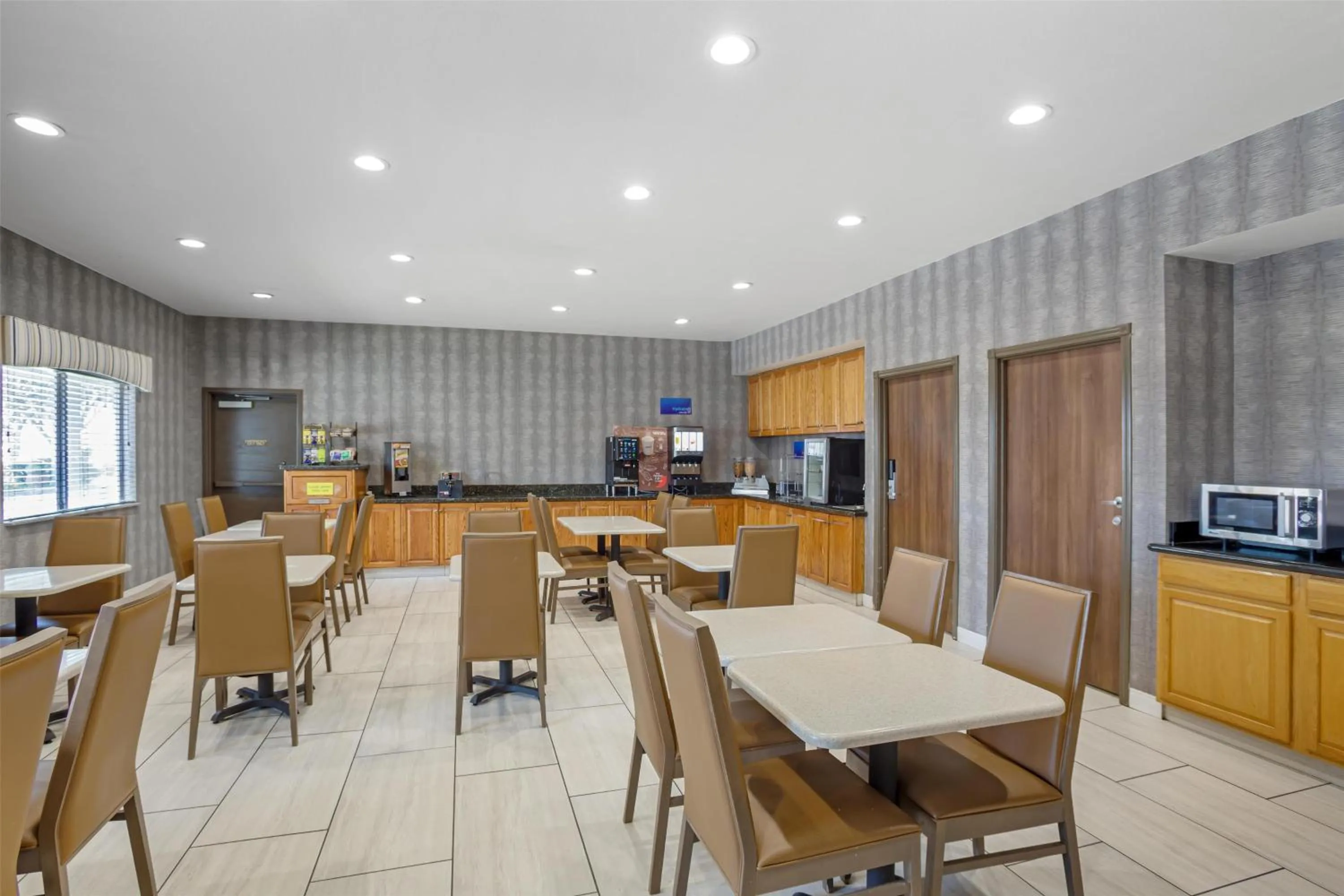 Breakfast in Best Western Porterville Inn