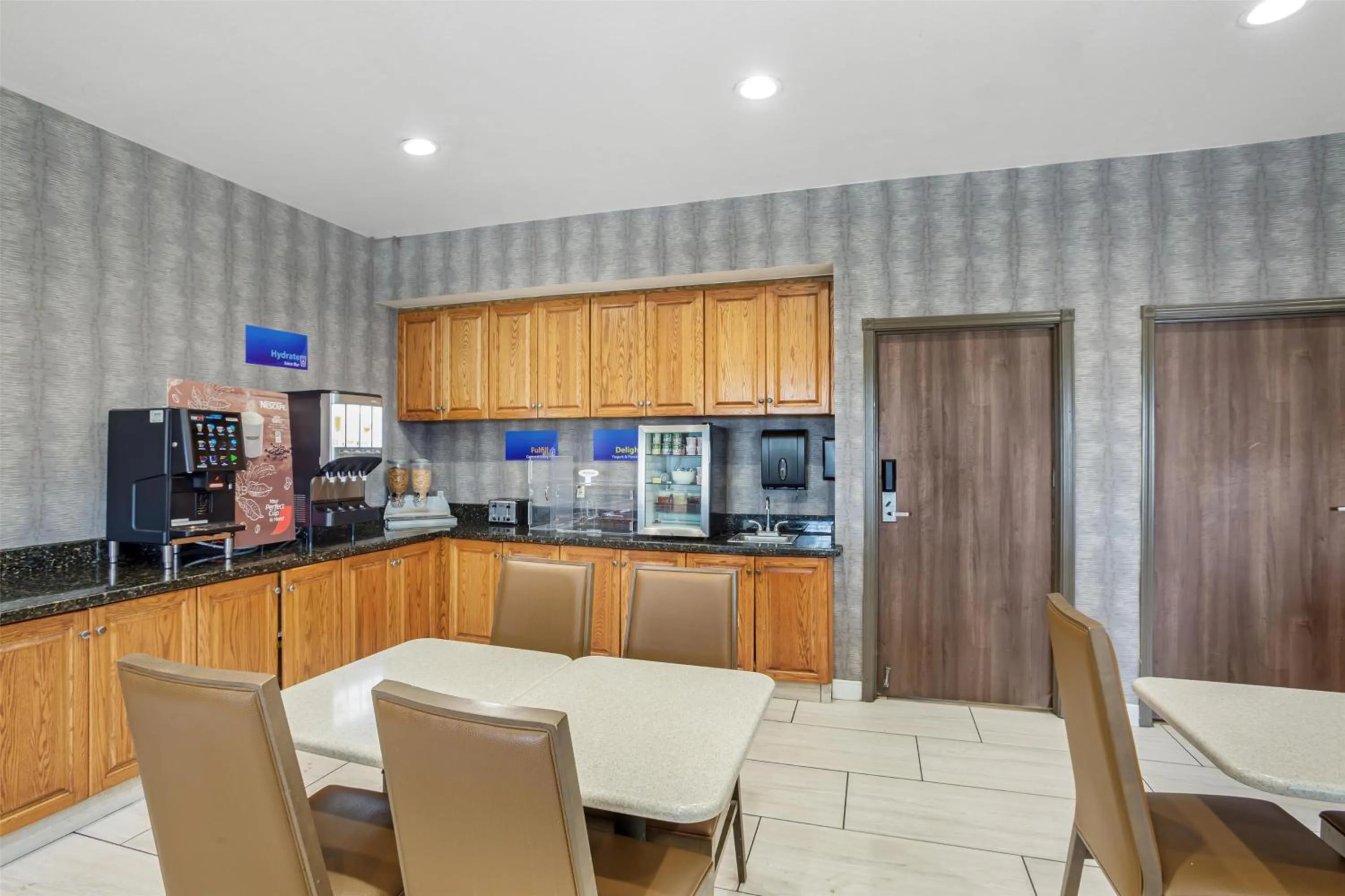 Breakfast in Best Western Porterville Inn