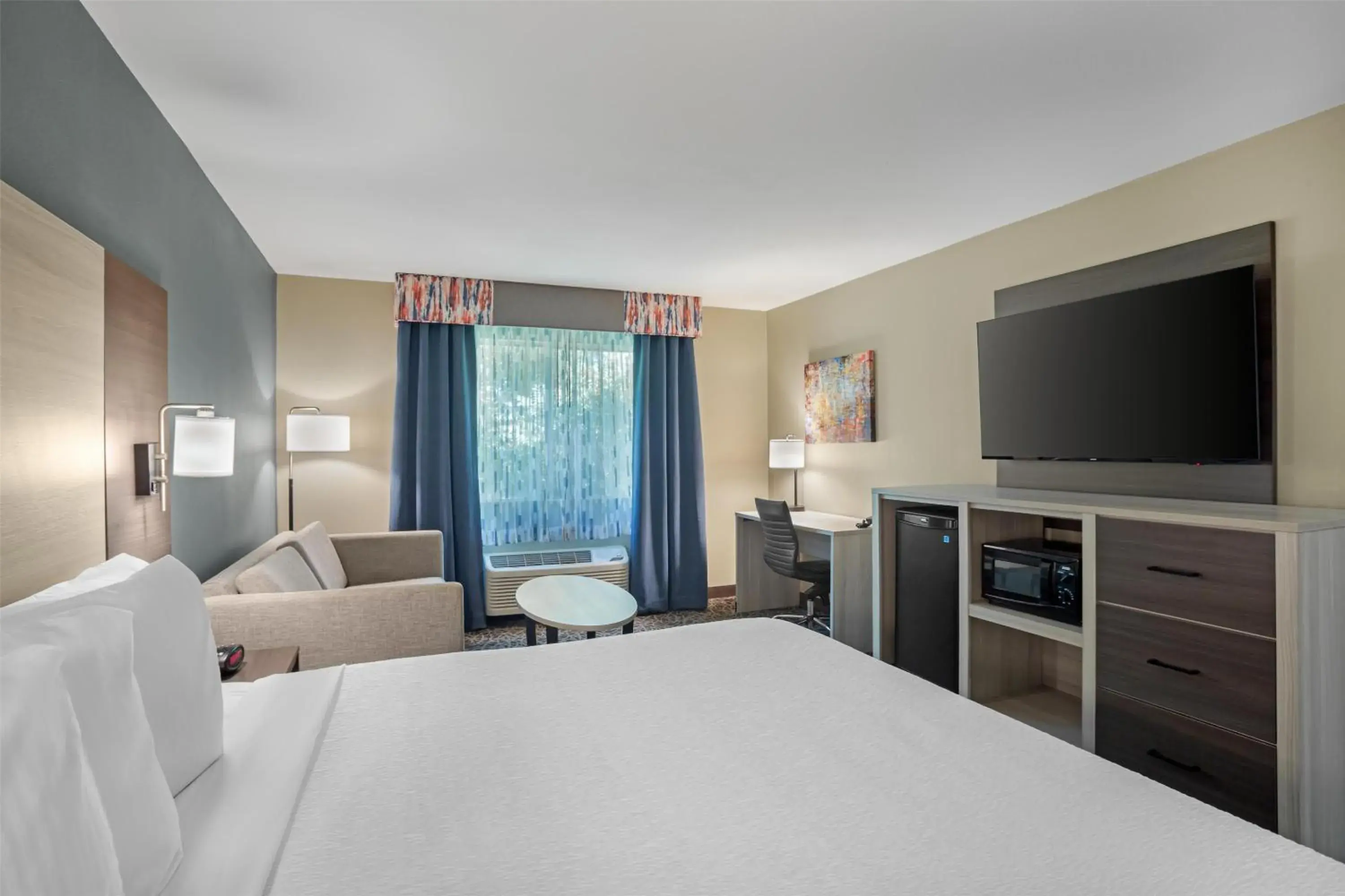 Bedroom, Bed in Best Western Porterville Inn Bedroom, Bed in Best Western Porterville Inn