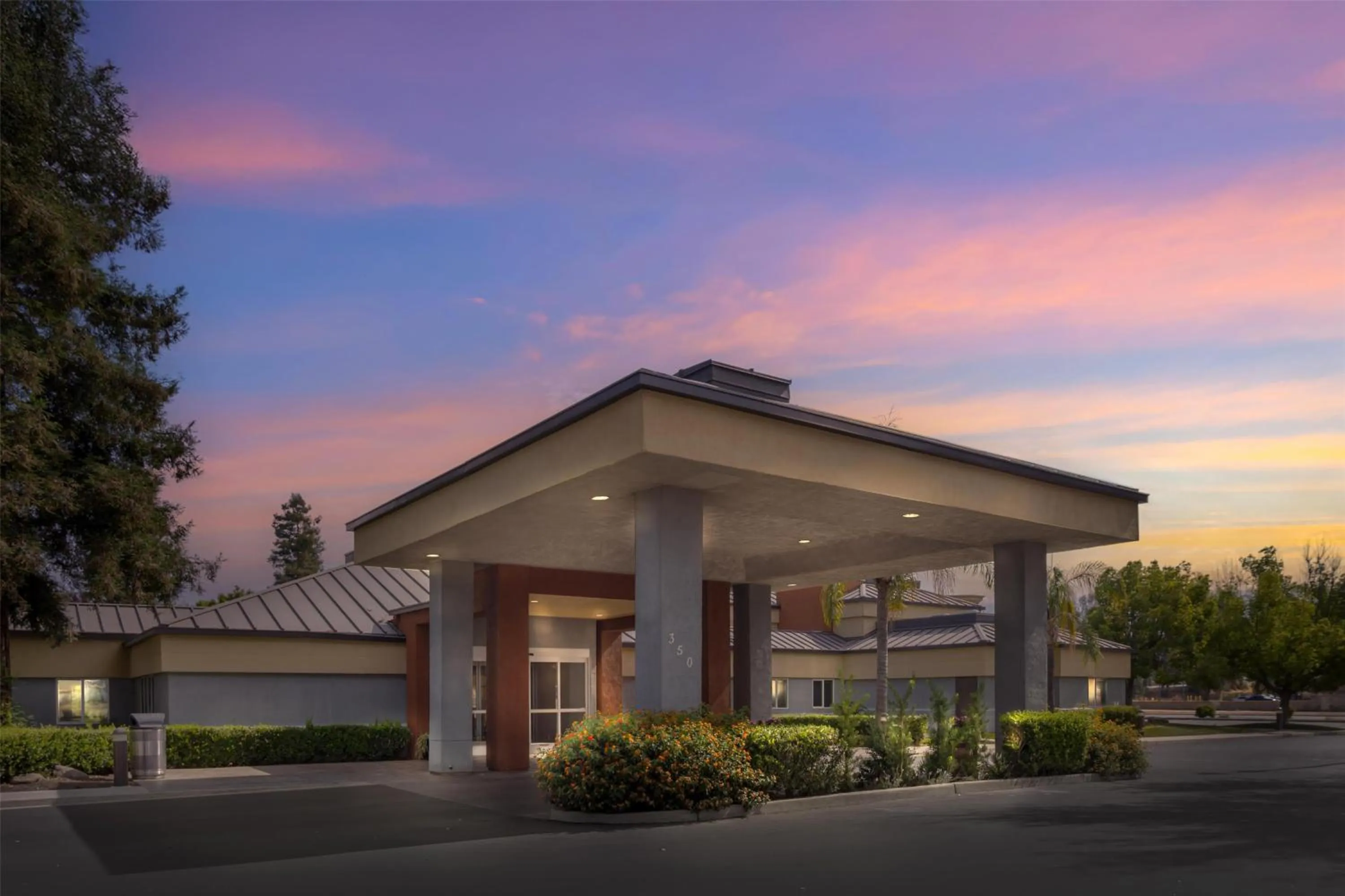Property building in Best Western Porterville Inn