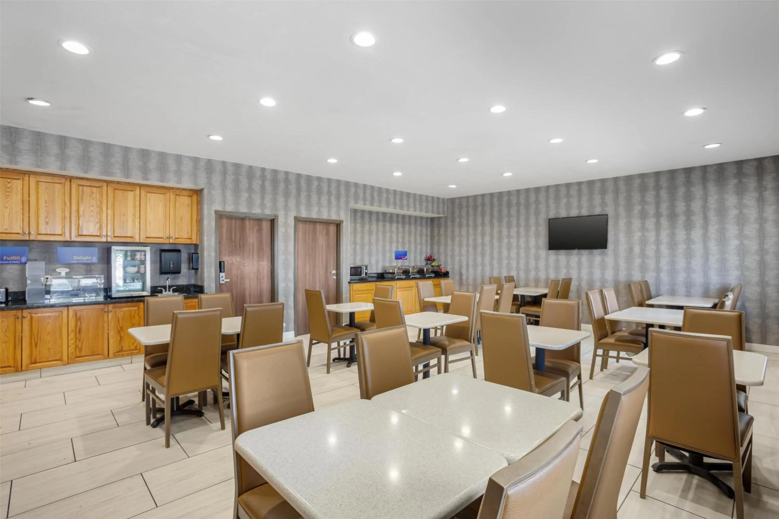 Breakfast in Best Western Porterville Inn