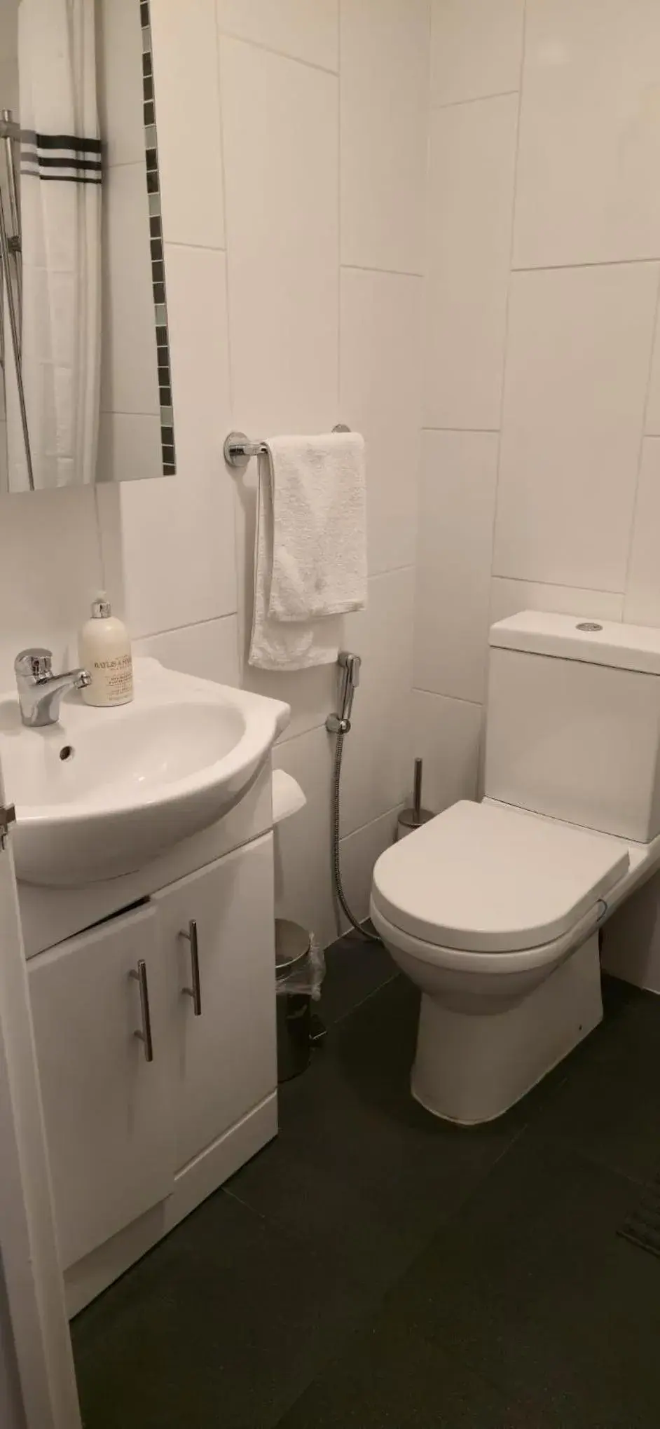 Double Room with Private External Bathroom in Apple House Wembley Double Room with Private External Bathroom in Apple House Wembley