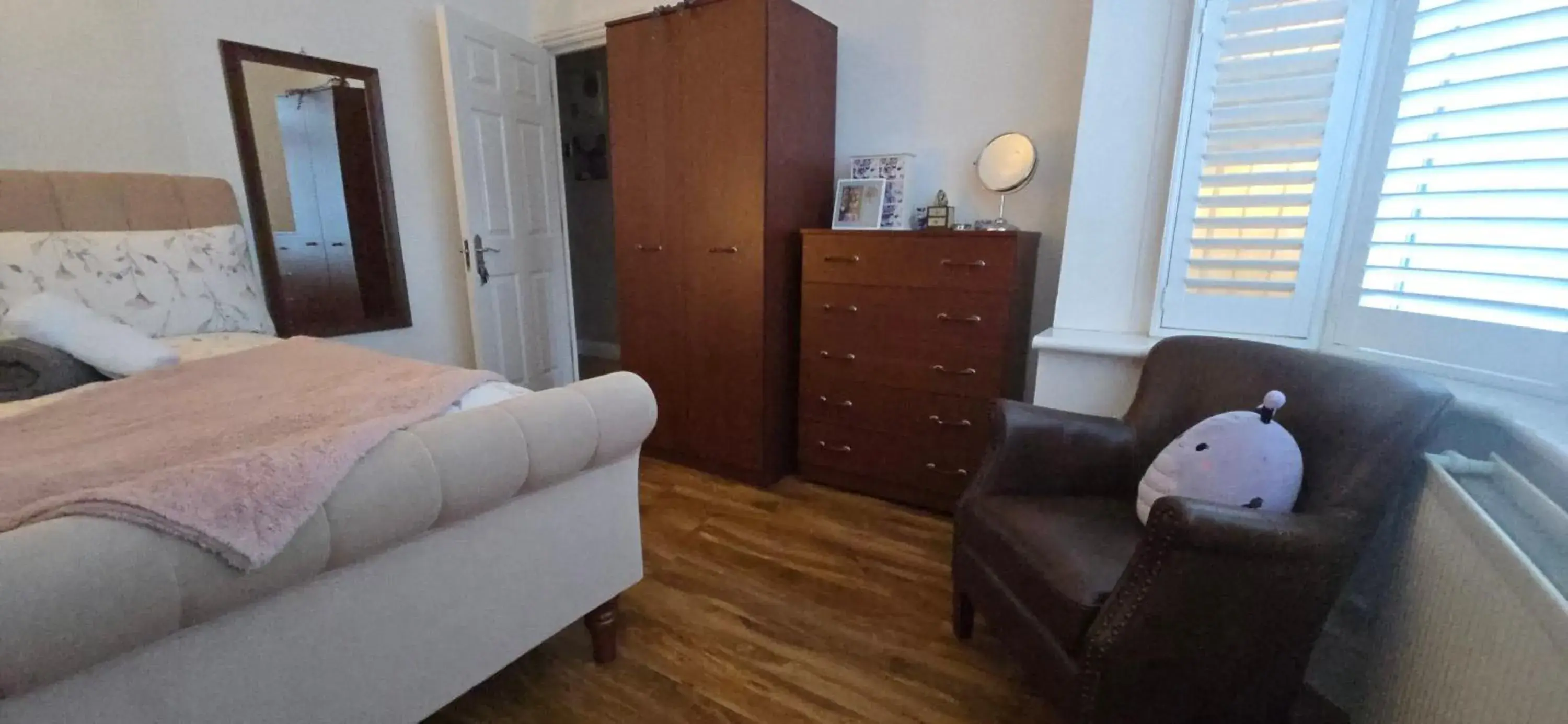 Photo of the whole room in Apple House Wembley Photo of the whole room in Apple House Wembley