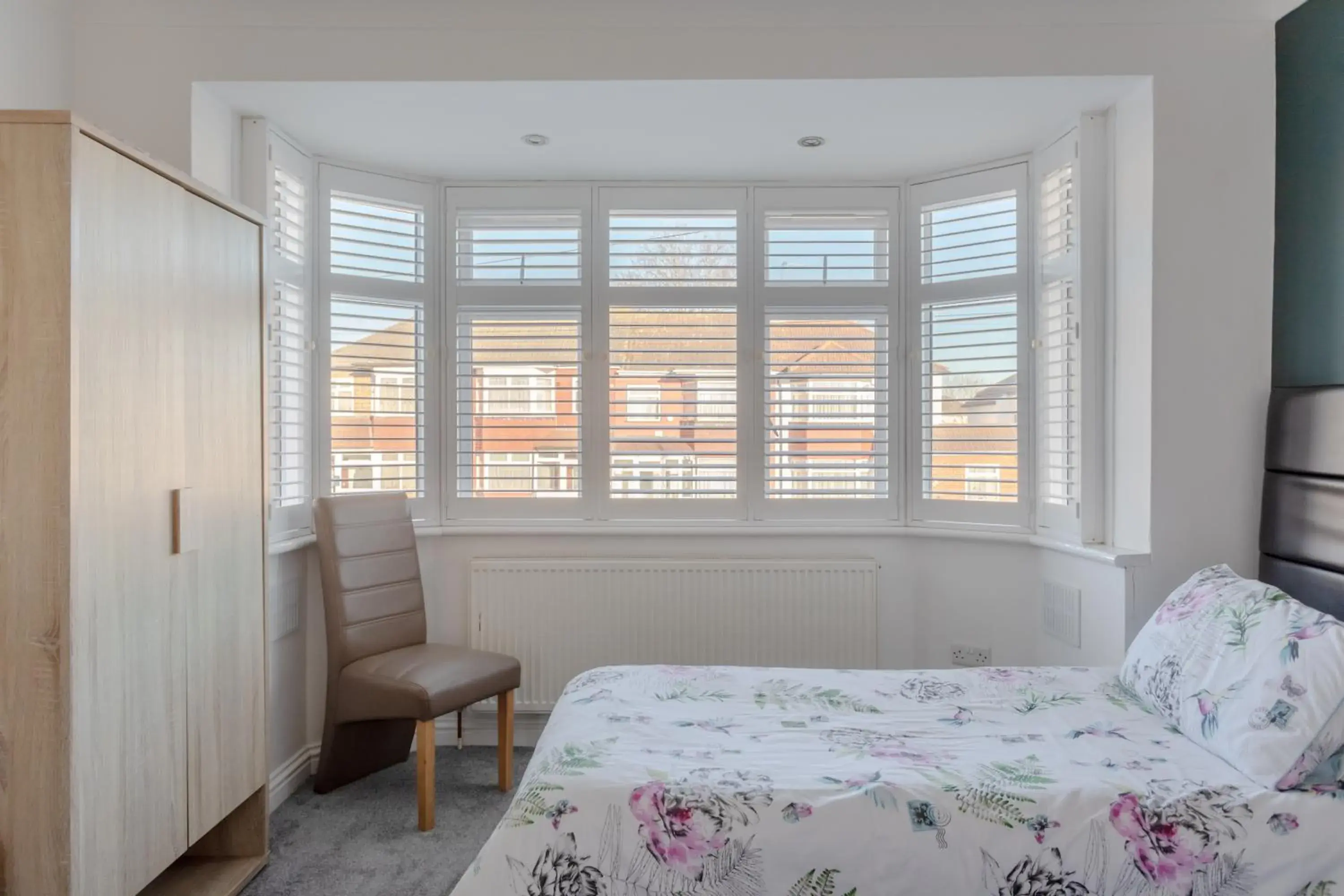 View (from property/room), Bed in Apple House Wembley View (from property/room), Bed in Apple House Wembley