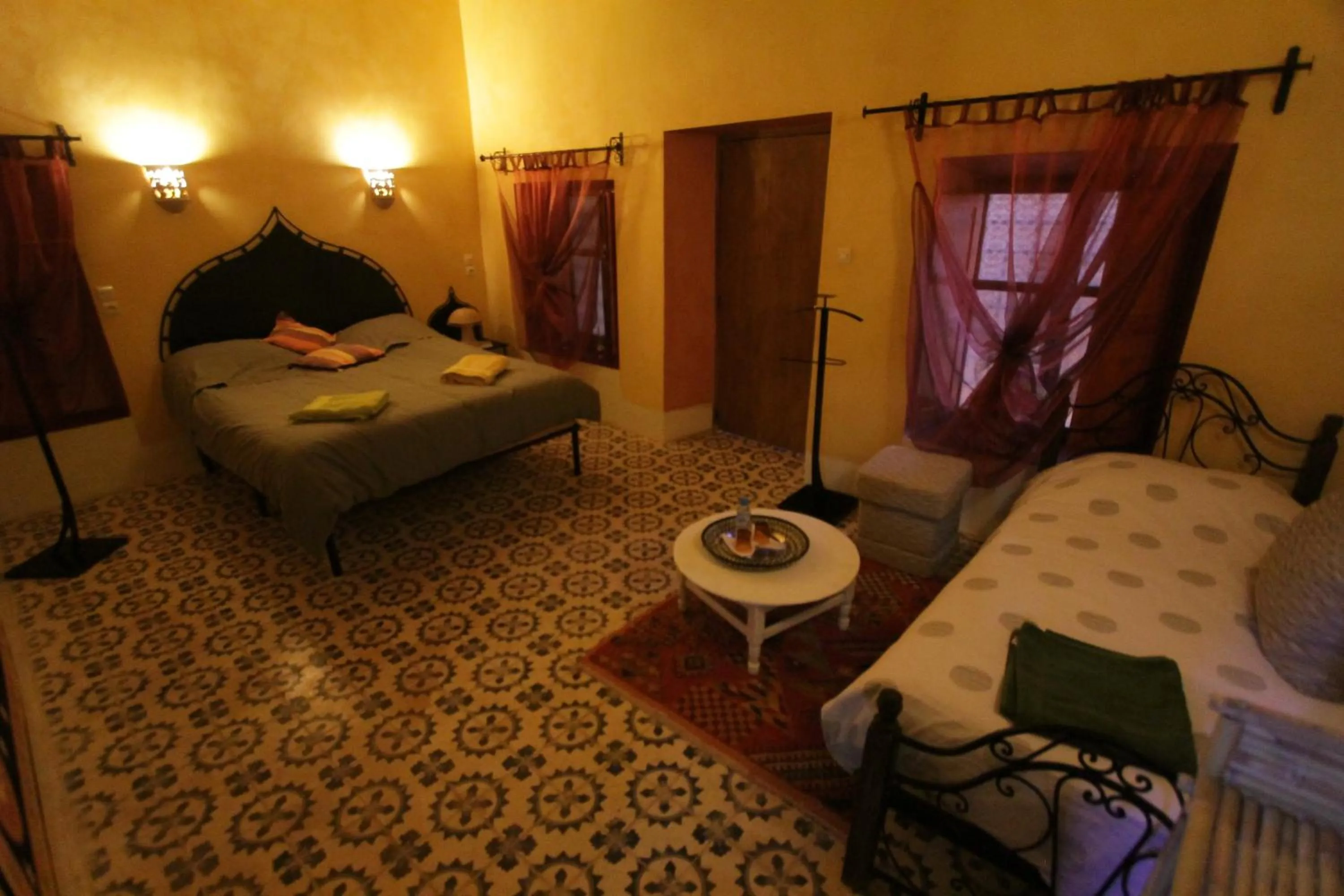 Photo of the whole room, Bed in kasbah 123 soleil